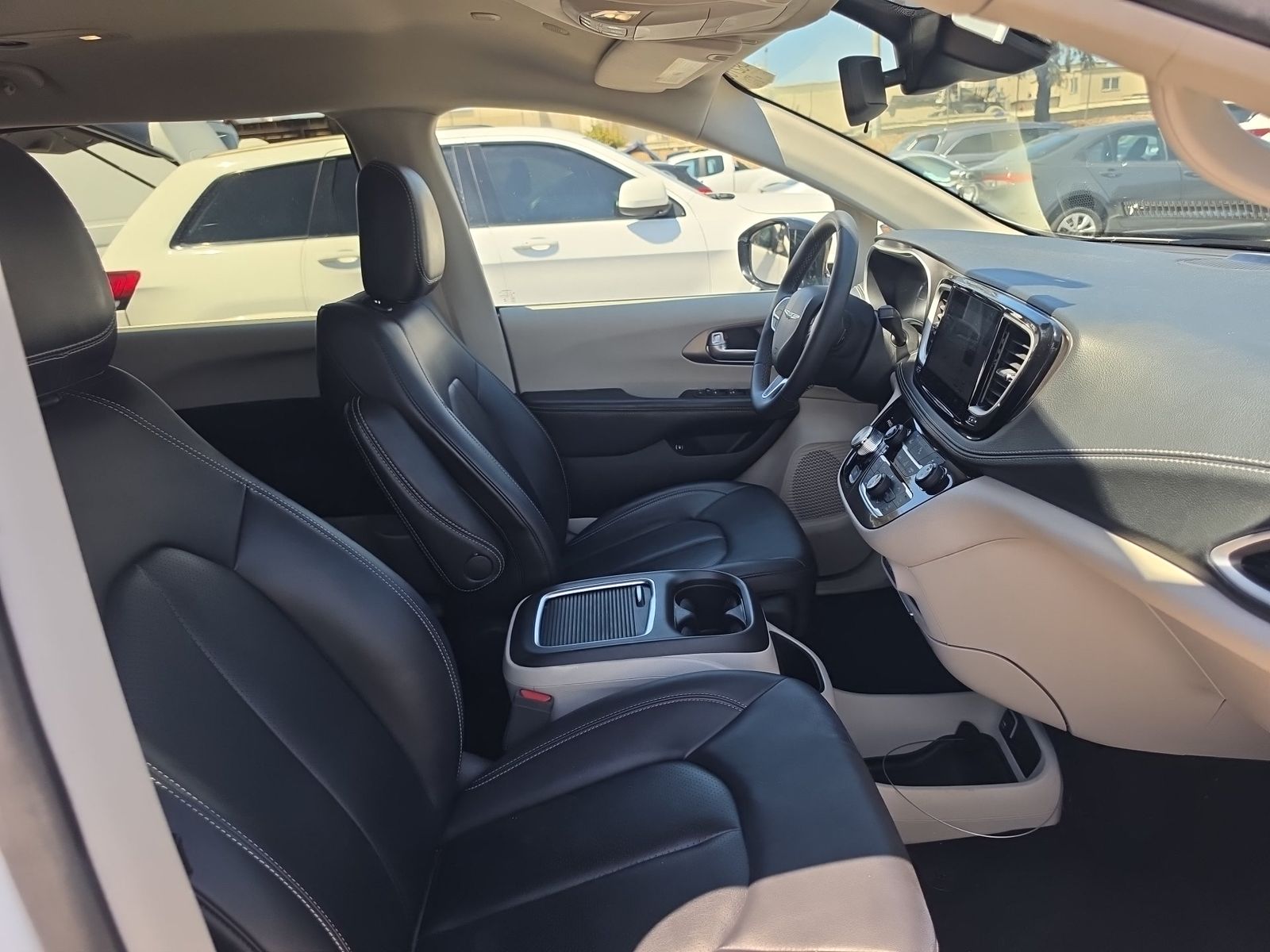 2024 Chrysler Pacifica Hybrid Select FWD