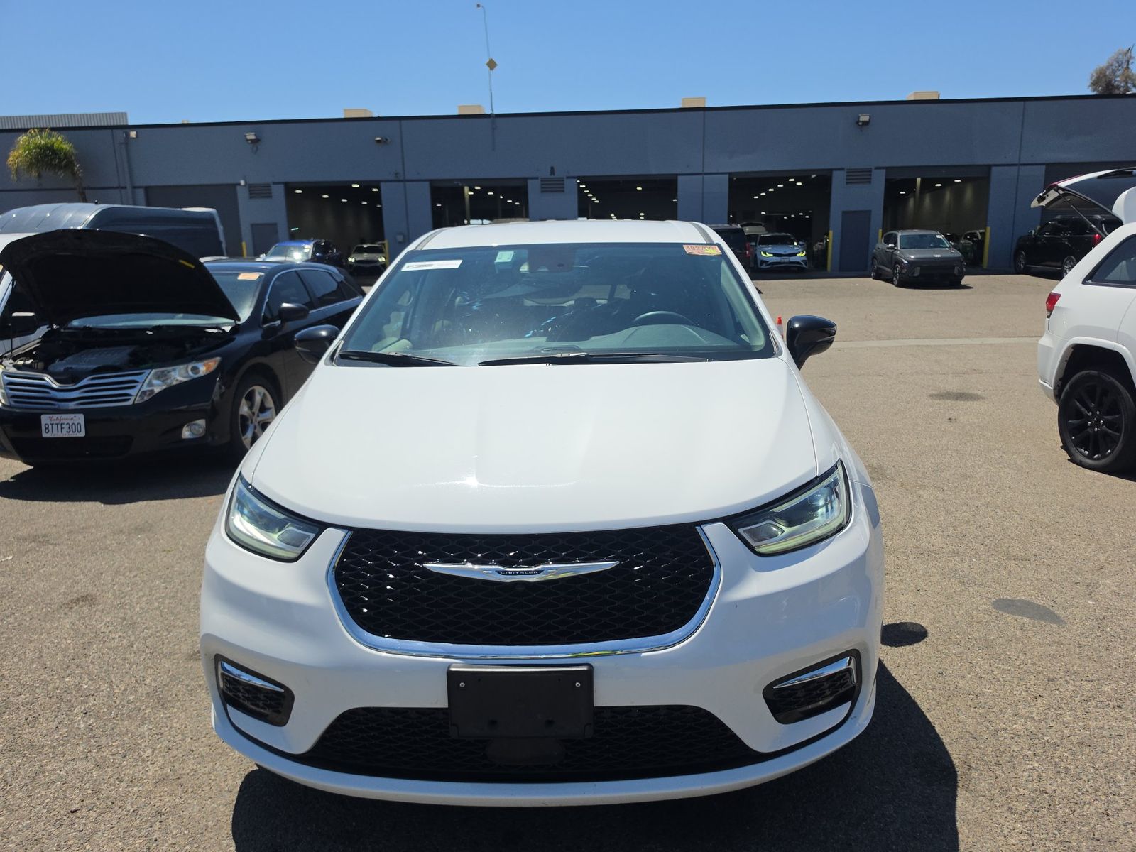2024 Chrysler Pacifica Hybrid Select FWD