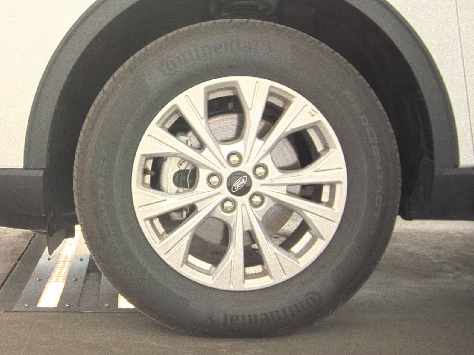 FORD ESCAPE - 10