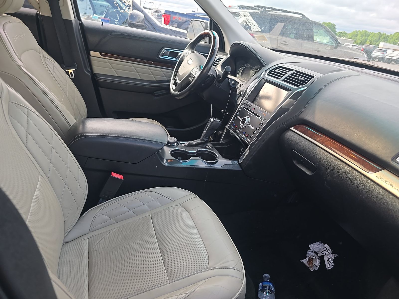 FORD EXPLORER - 9