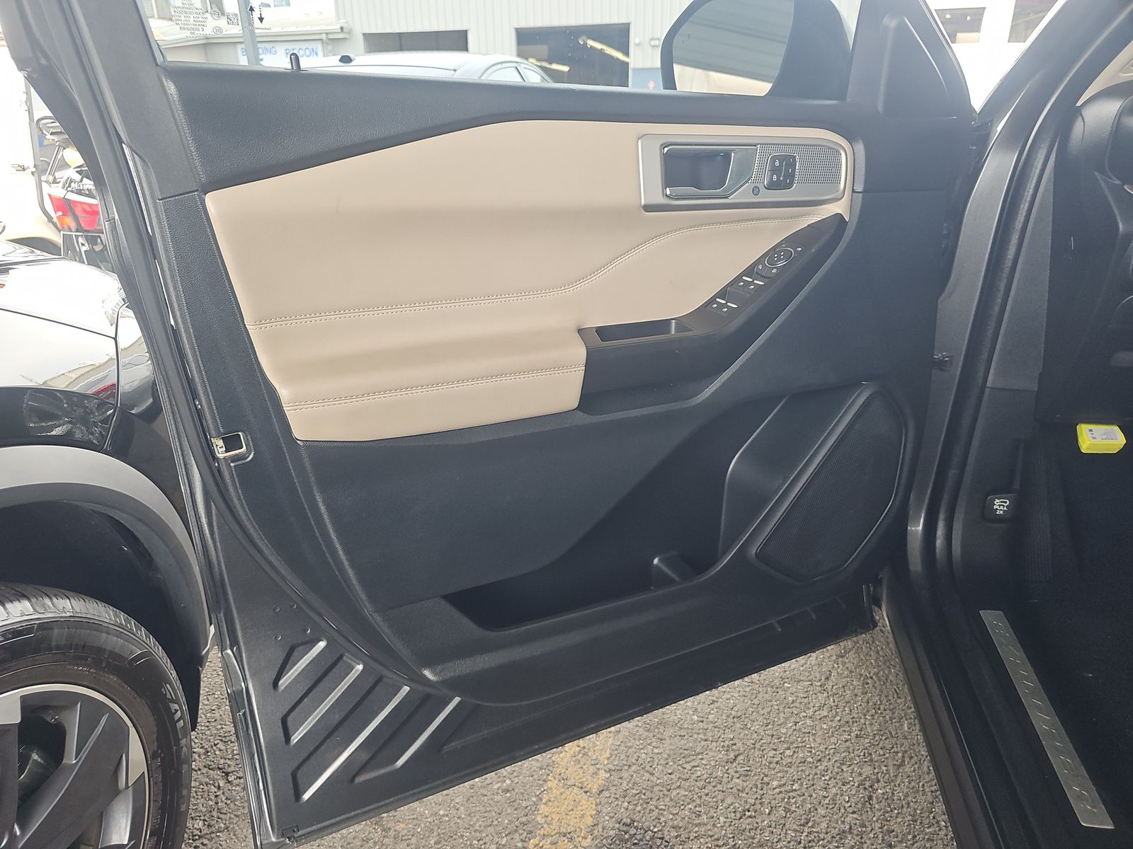 FORD EXPLORER - 10