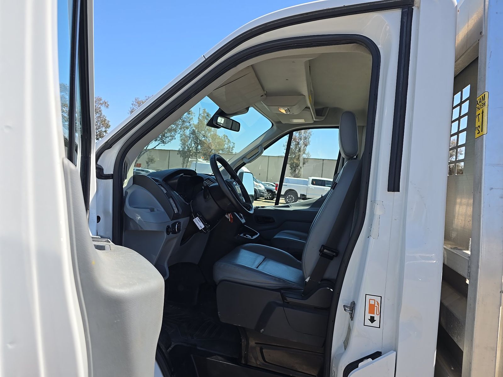 FORD TRANSIT 250 - 8