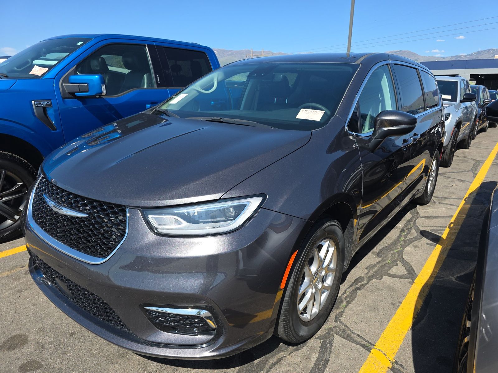 2023 Chrysler Pacifica Touring L FWD