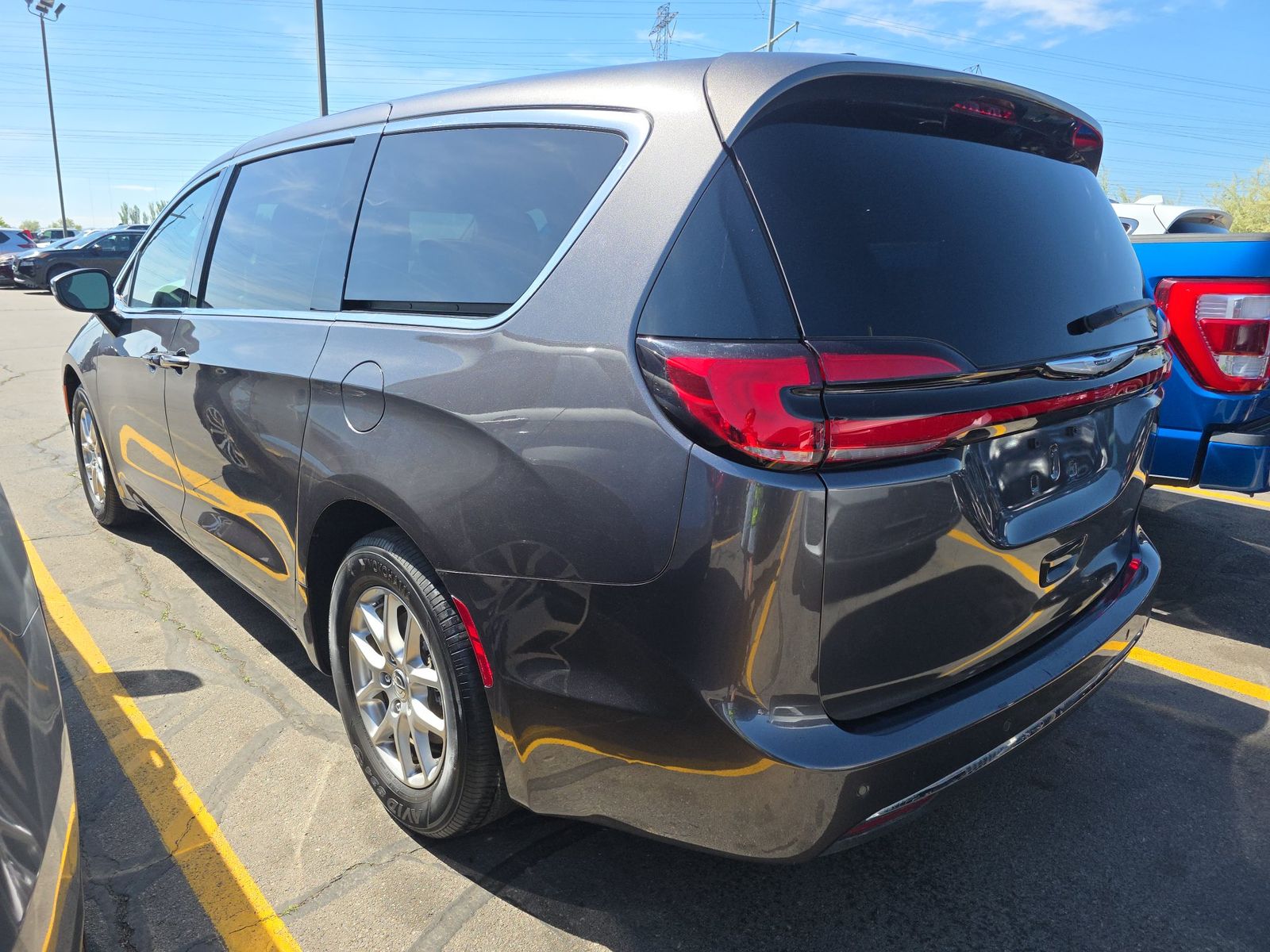 2023 Chrysler Pacifica Touring L FWD