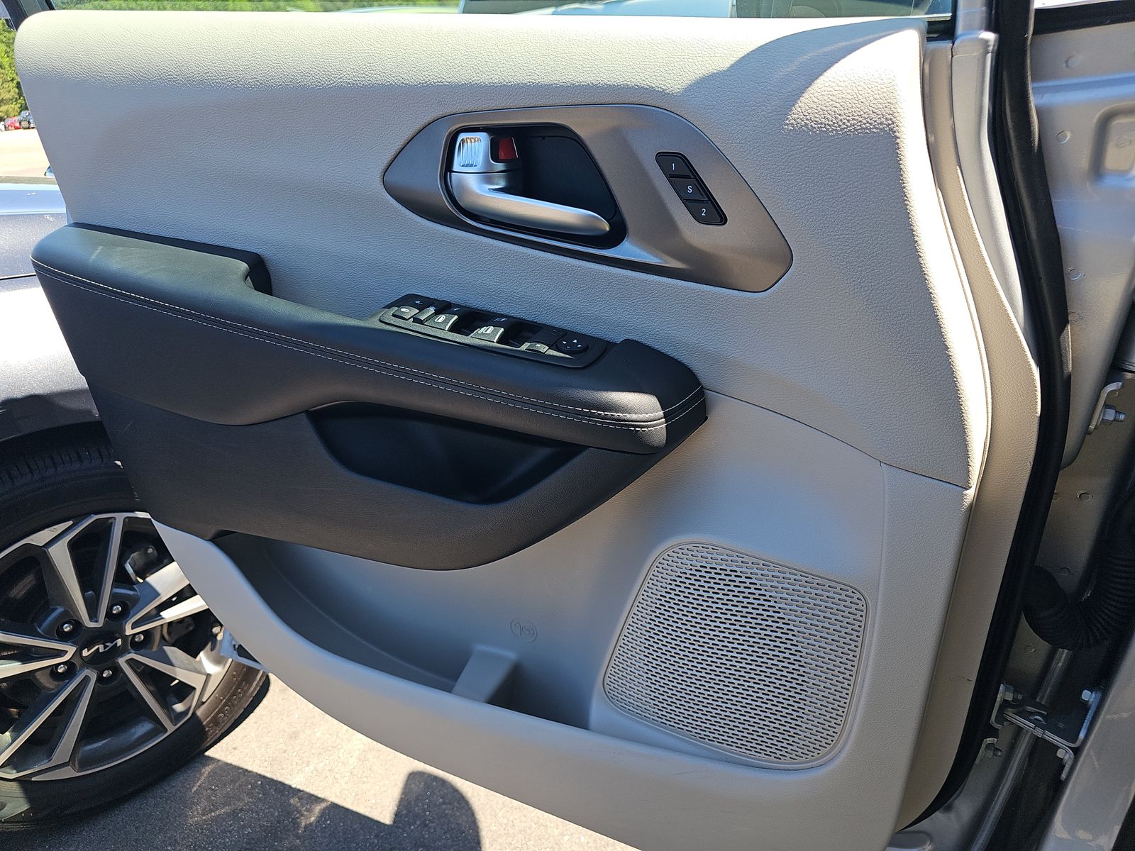 CHRYSLER PACIFICA - 10