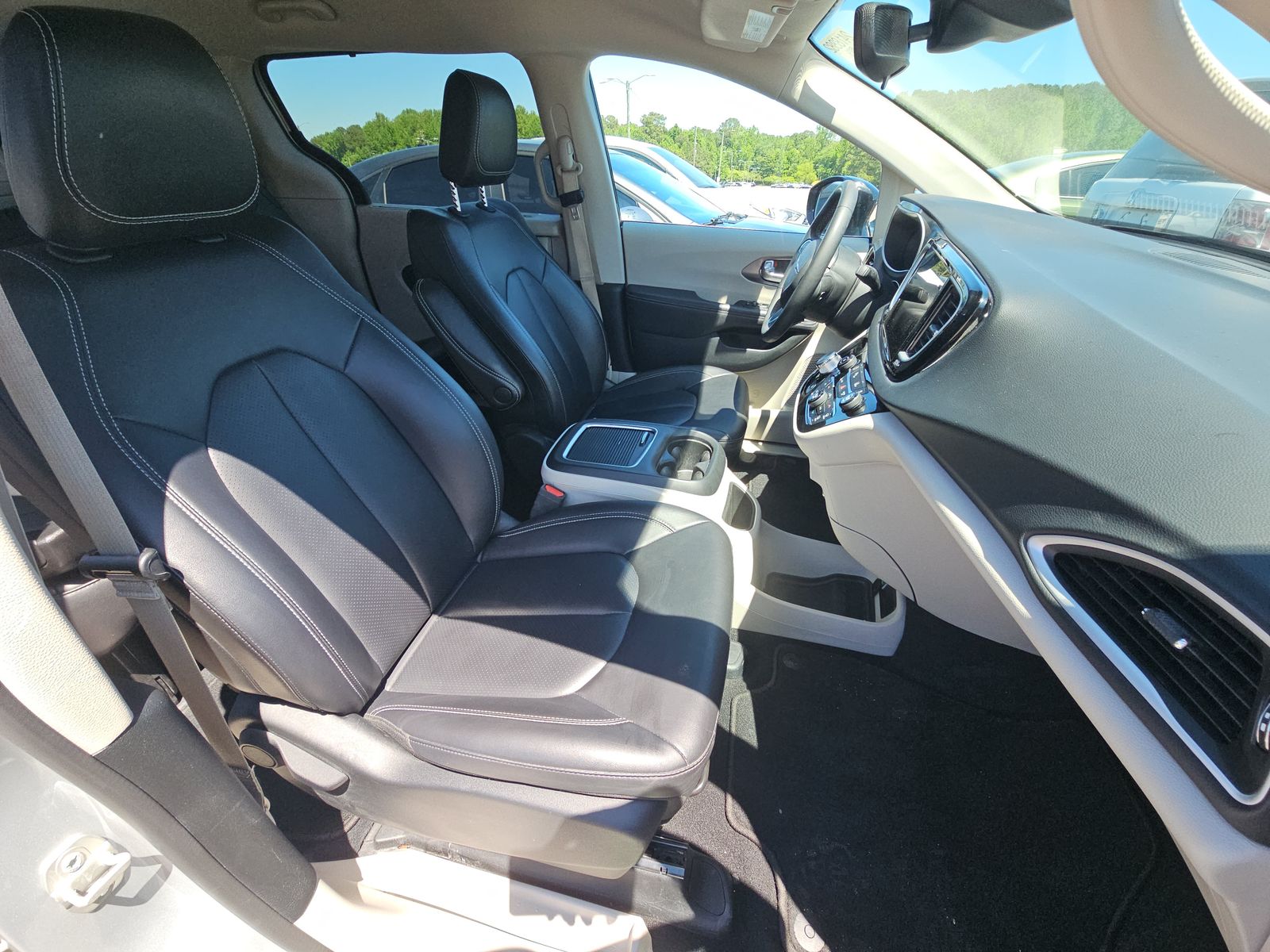 CHRYSLER PACIFICA - 9