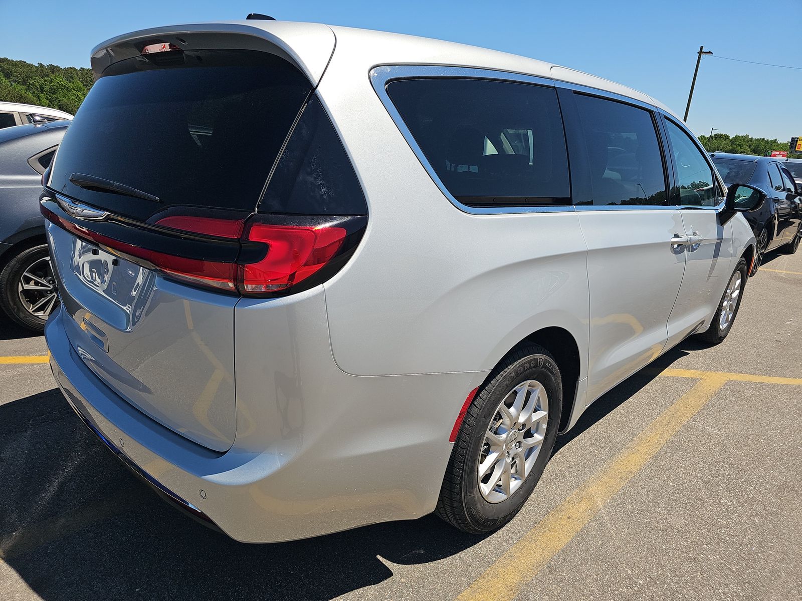 CHRYSLER PACIFICA - 5