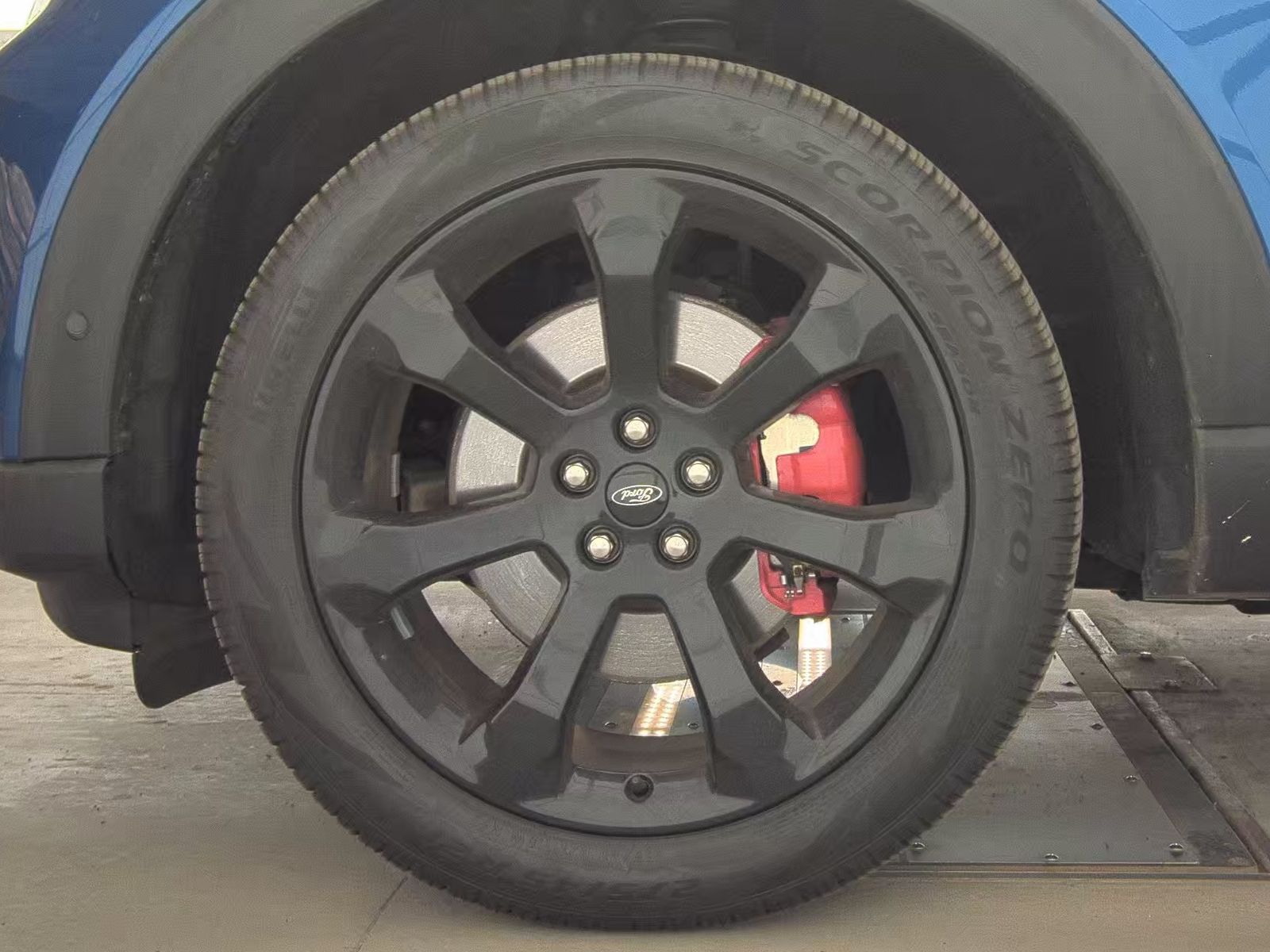 FORD EXPLORER - 10