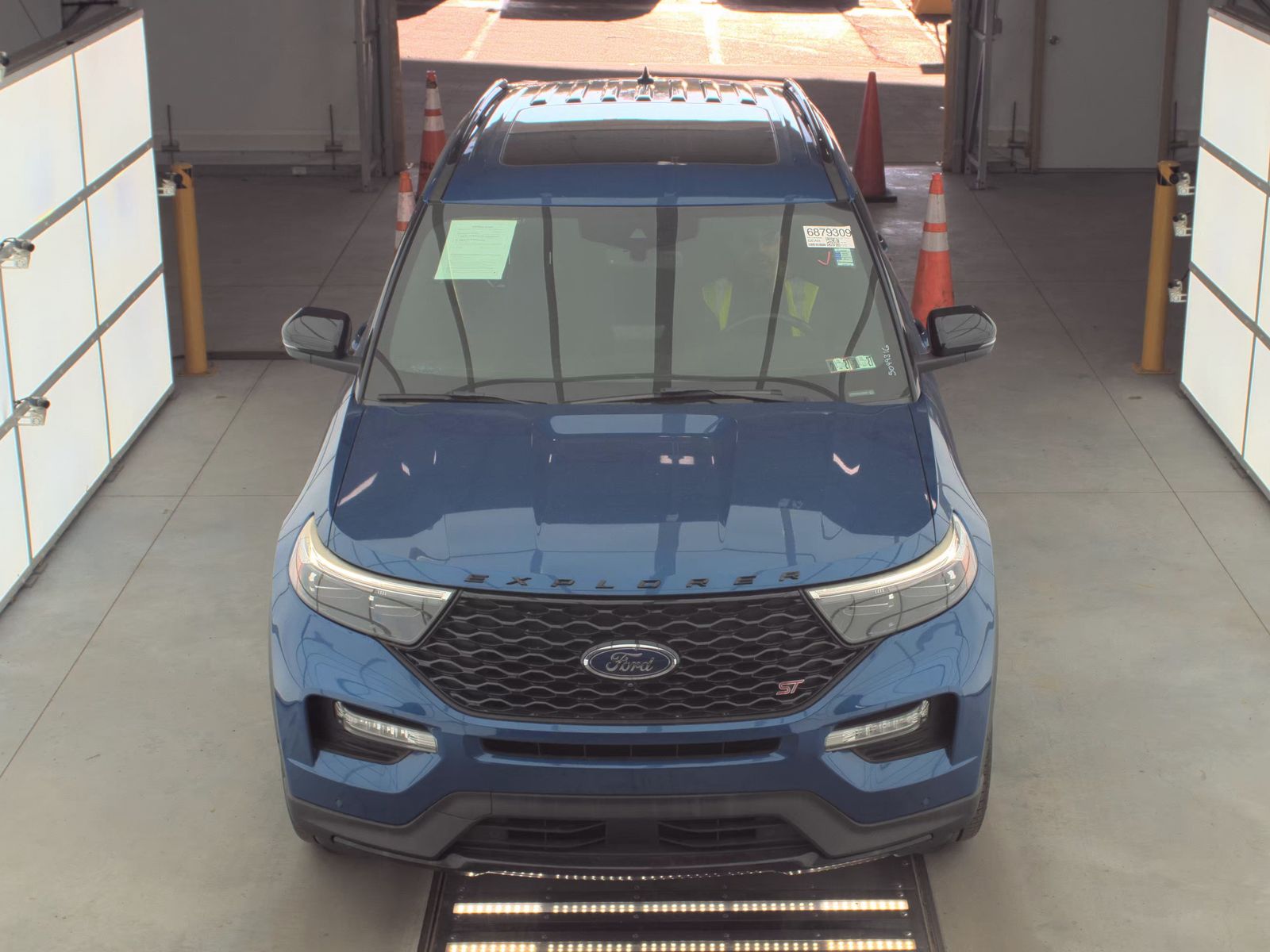 FORD EXPLORER - 3