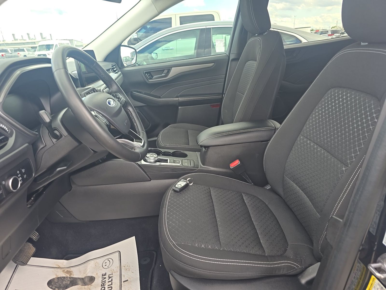 FORD ESCAPE - 8
