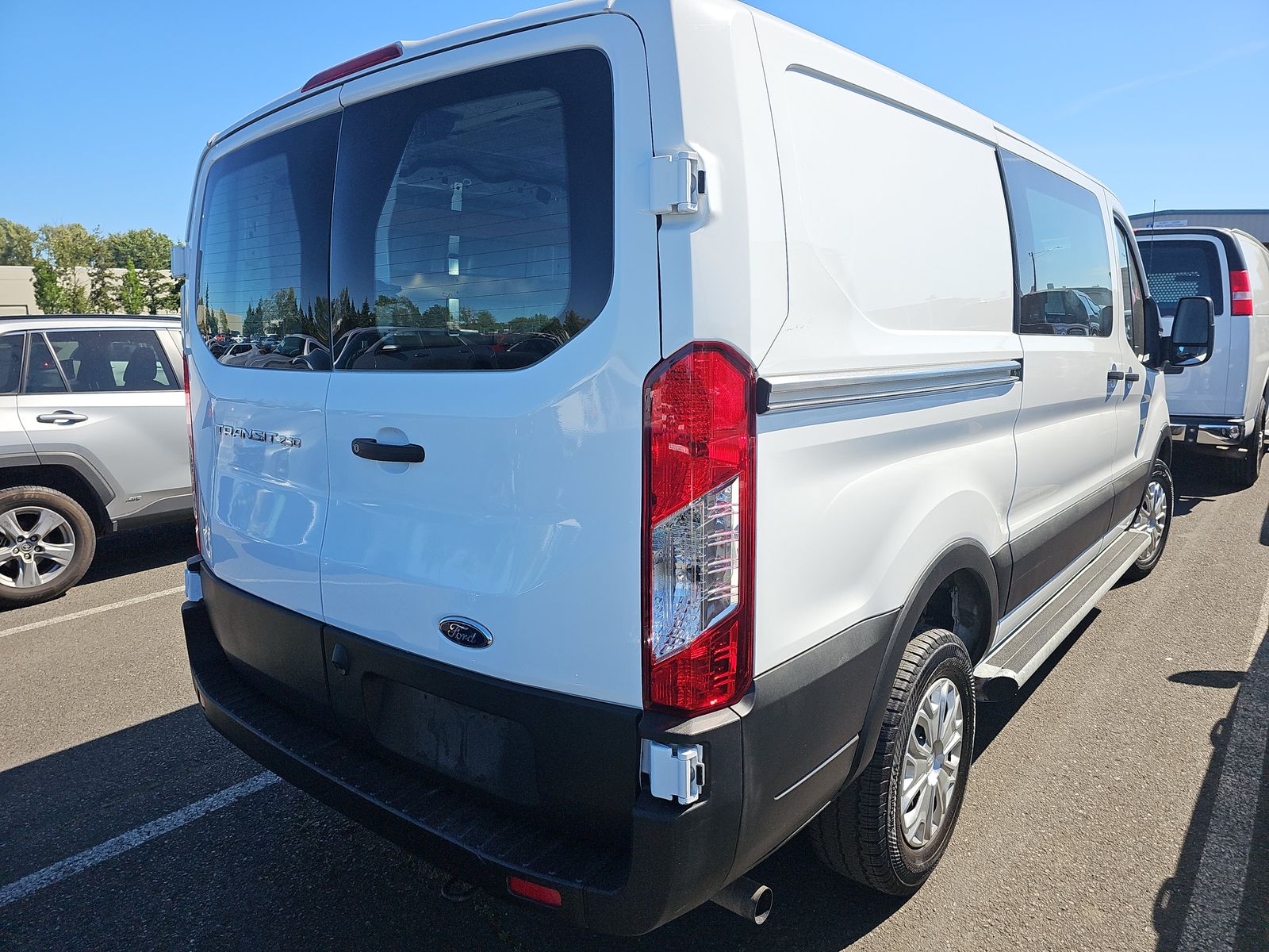 FORD TRANSIT 250 - 5