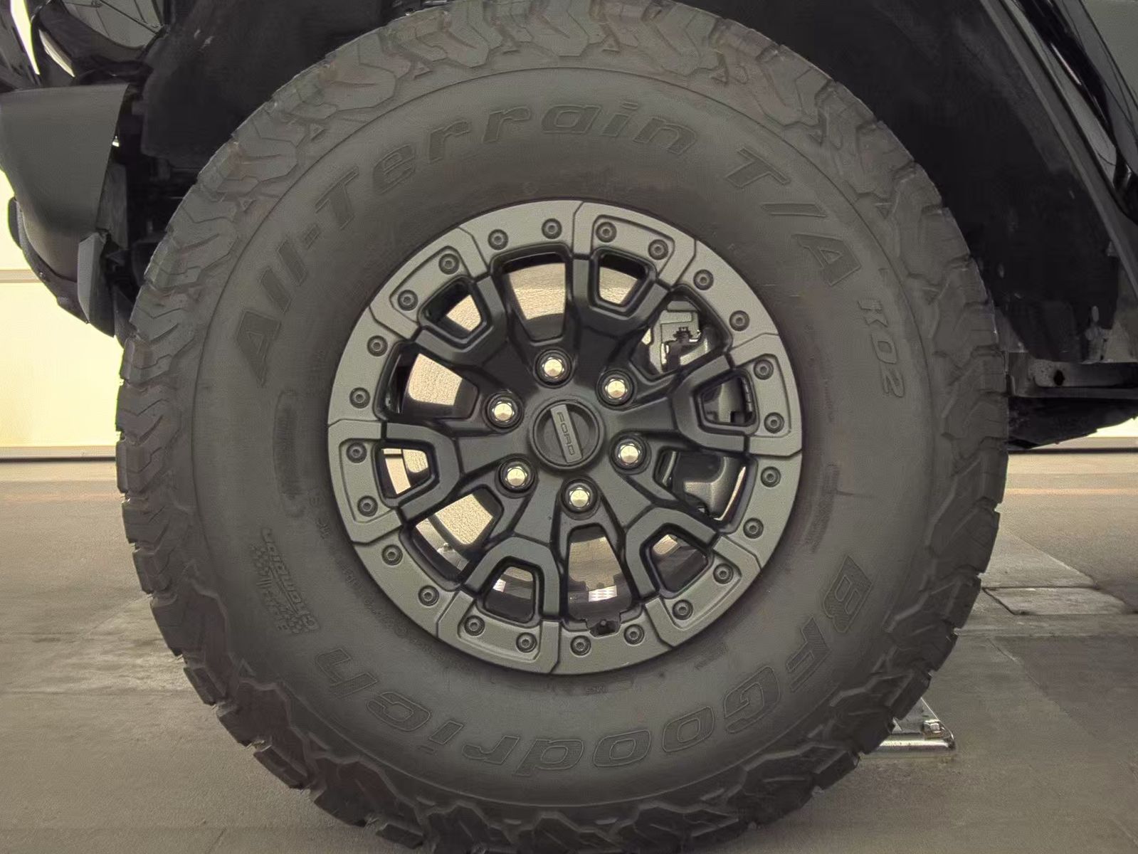 FORD BRONCO - 10