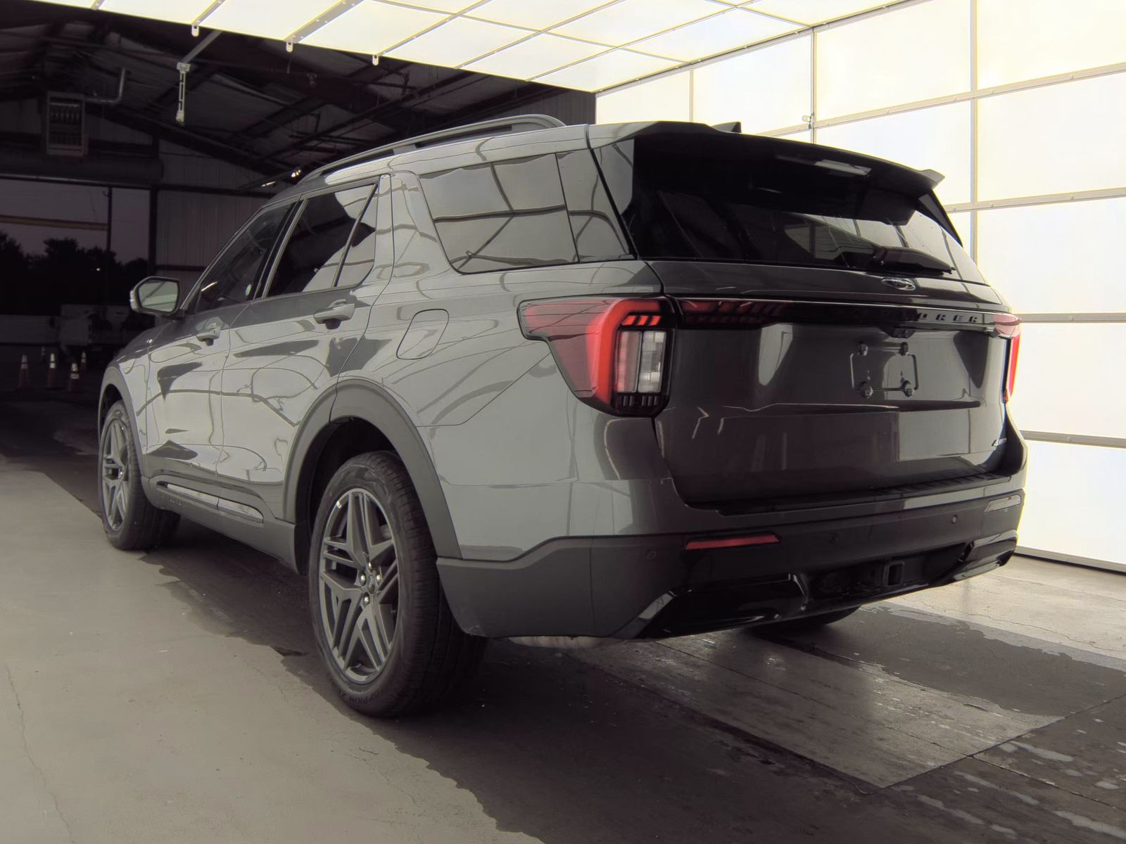 FORD EXPLORER - 9