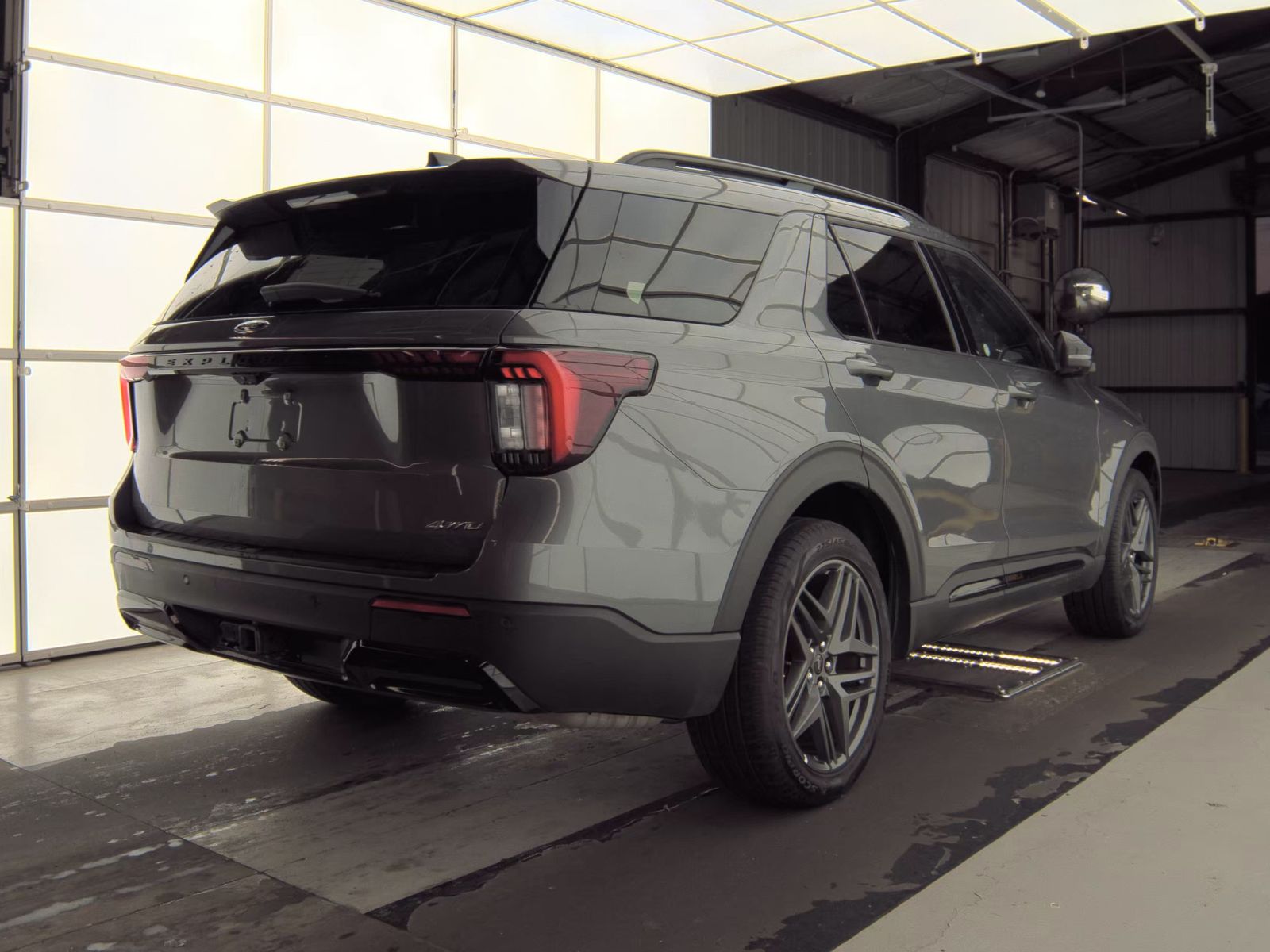 FORD EXPLORER - 6