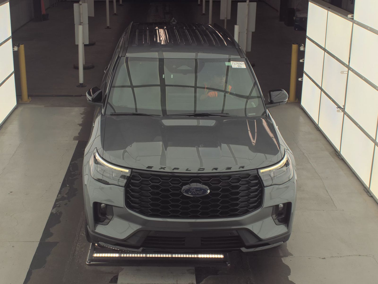 FORD EXPLORER - 3