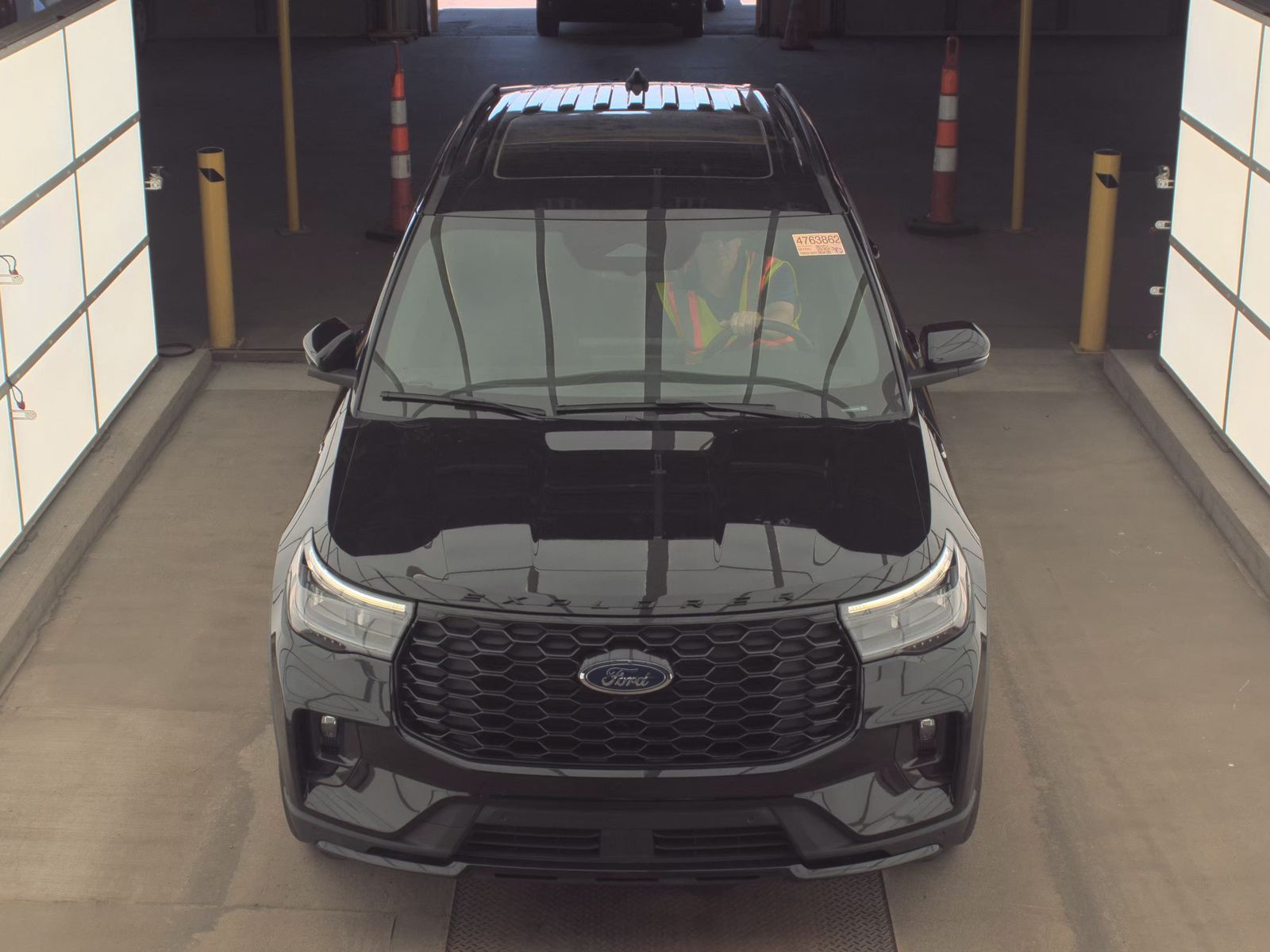 FORD EXPLORER - 3