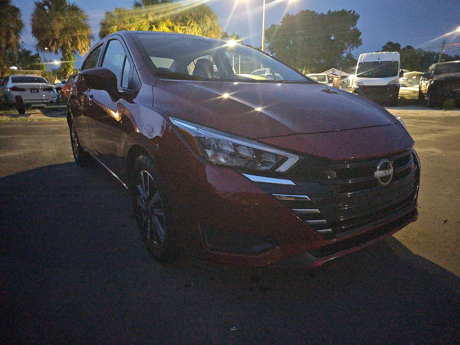 NISSAN VERSA - 4