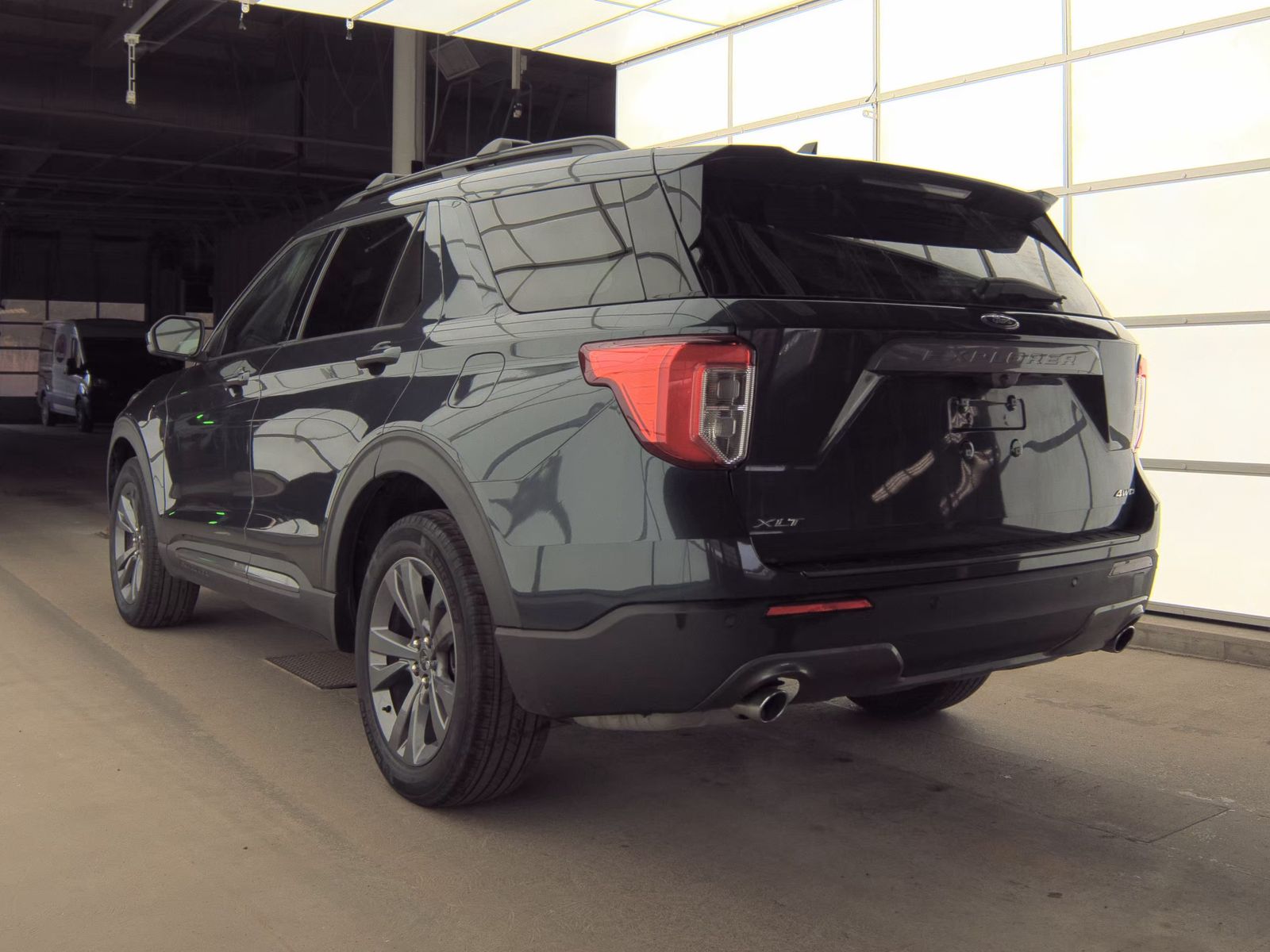 FORD EXPLORER - 9