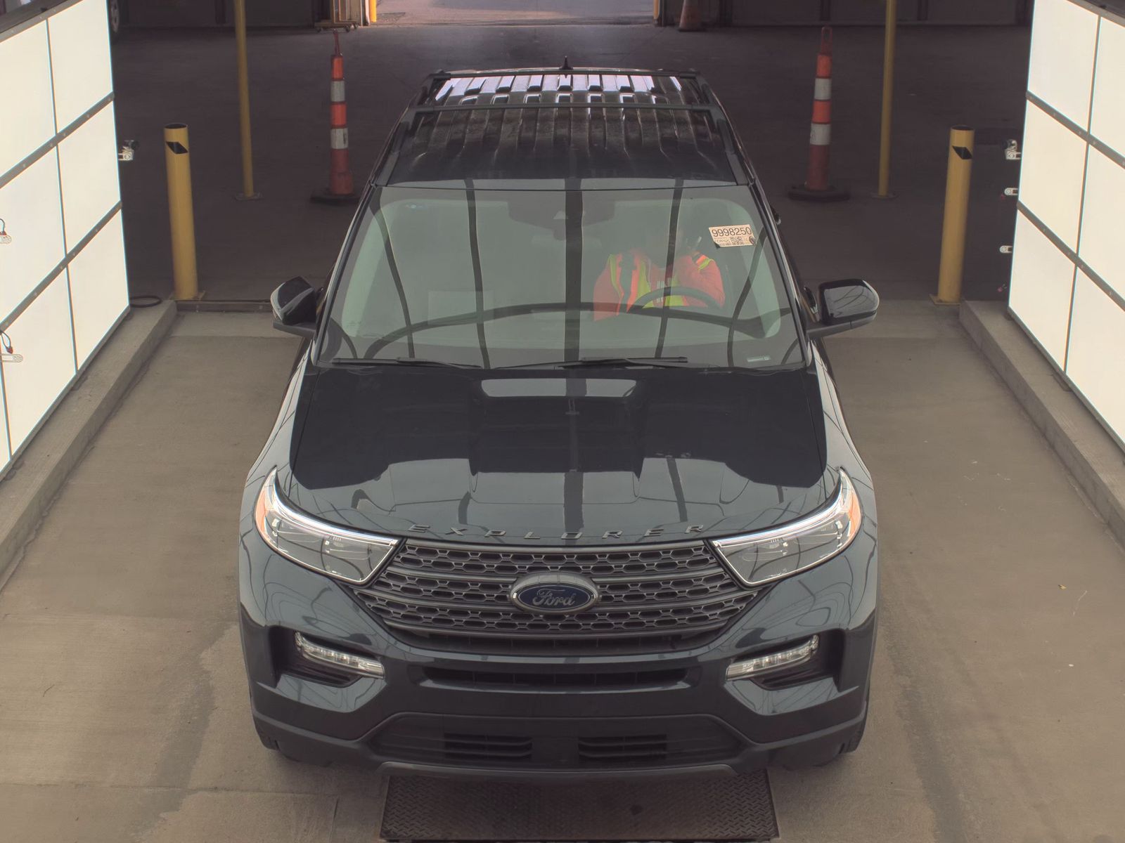 FORD EXPLORER - 3