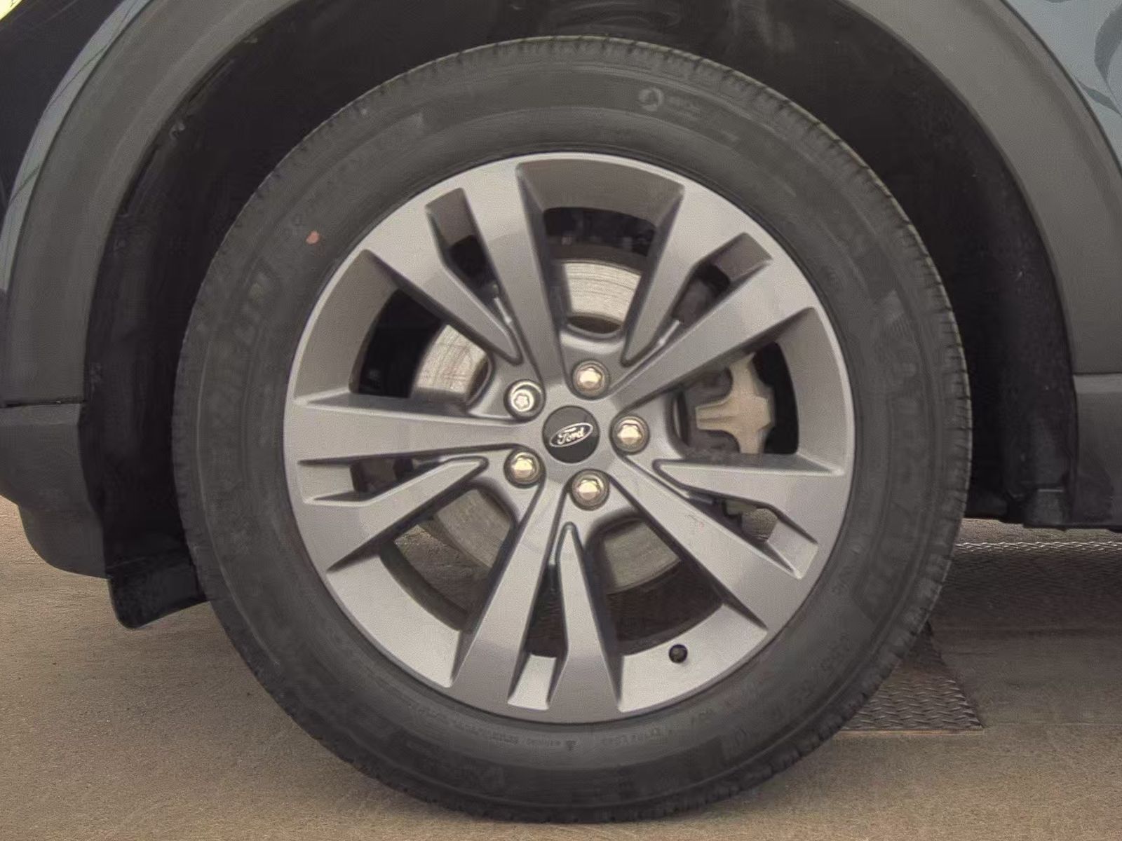 FORD EXPLORER - 10