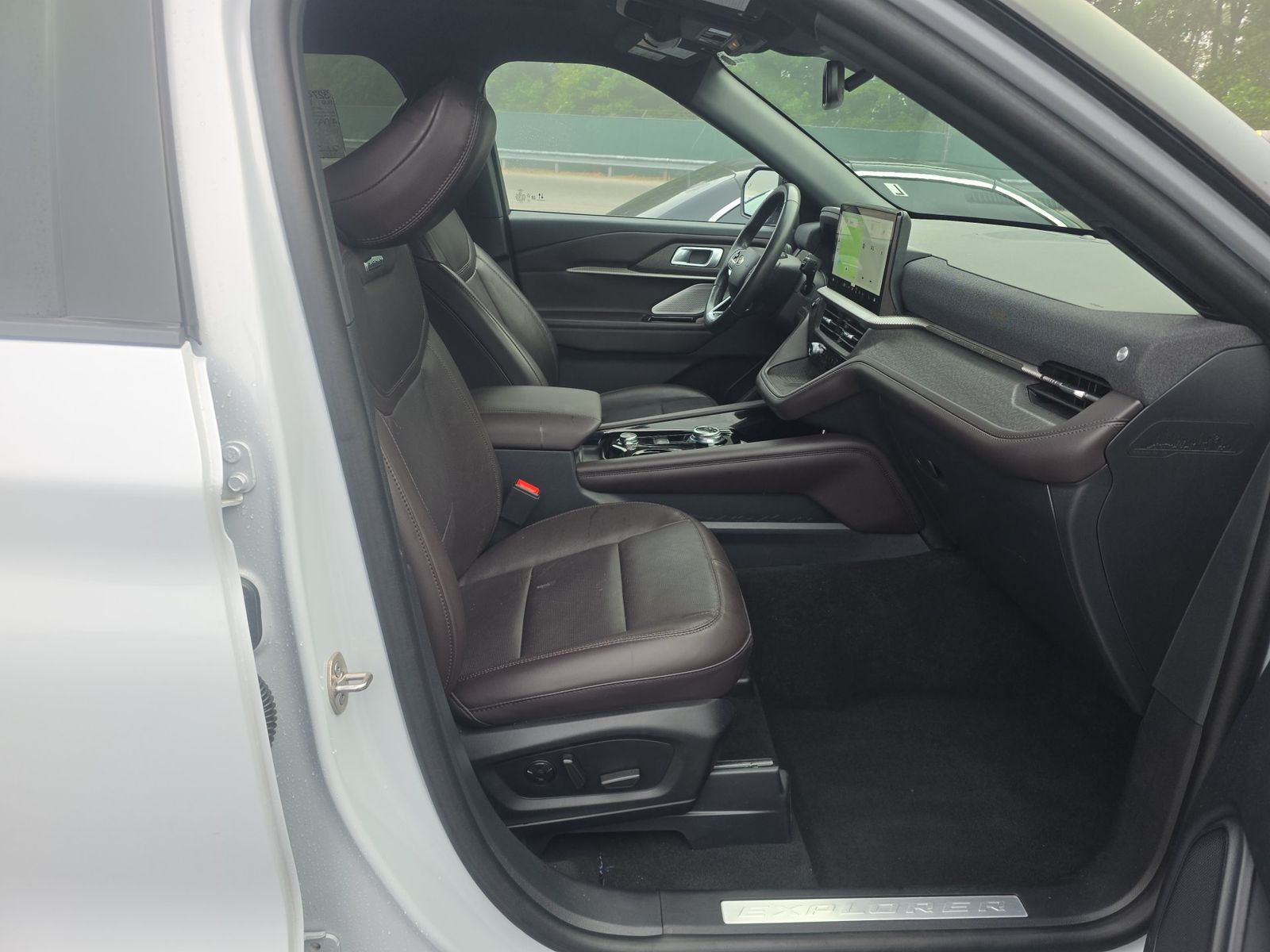 FORD EXPLORER - 9