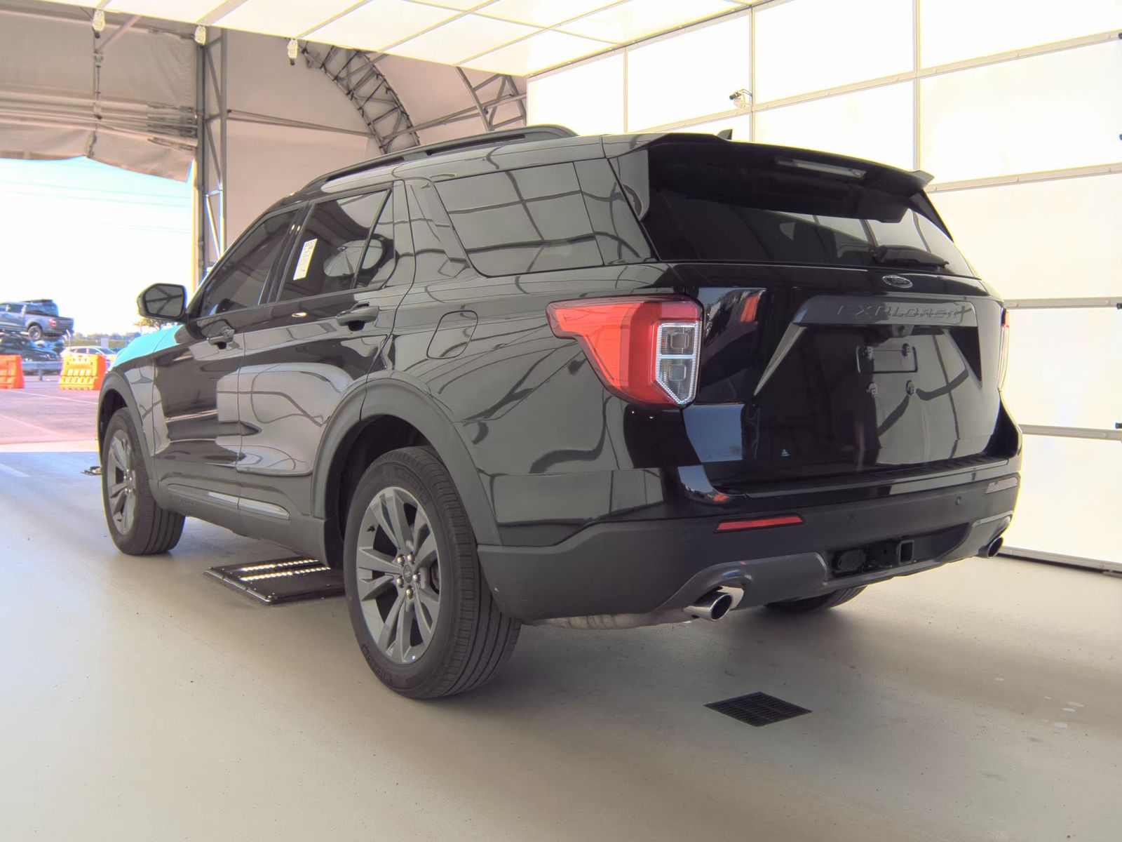FORD EXPLORER - 9