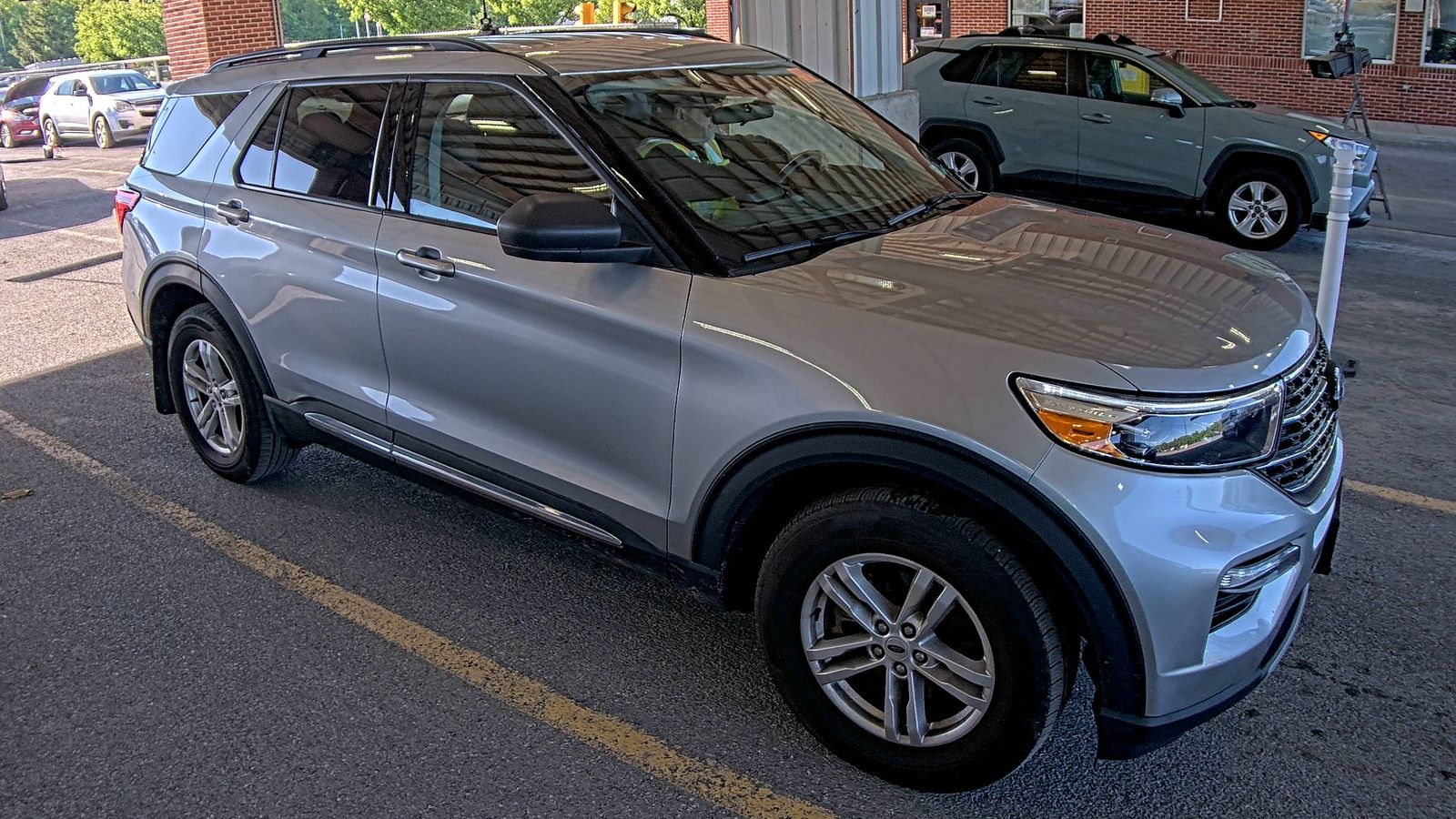 FORD EXPLORER - 4