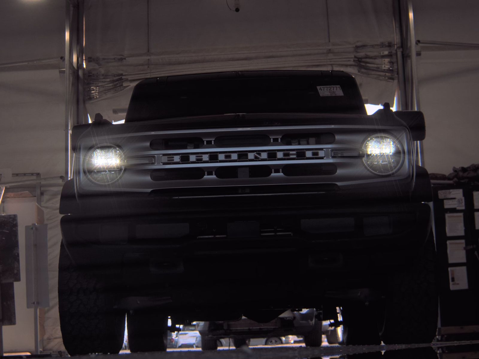 FORD BRONCO - 4
