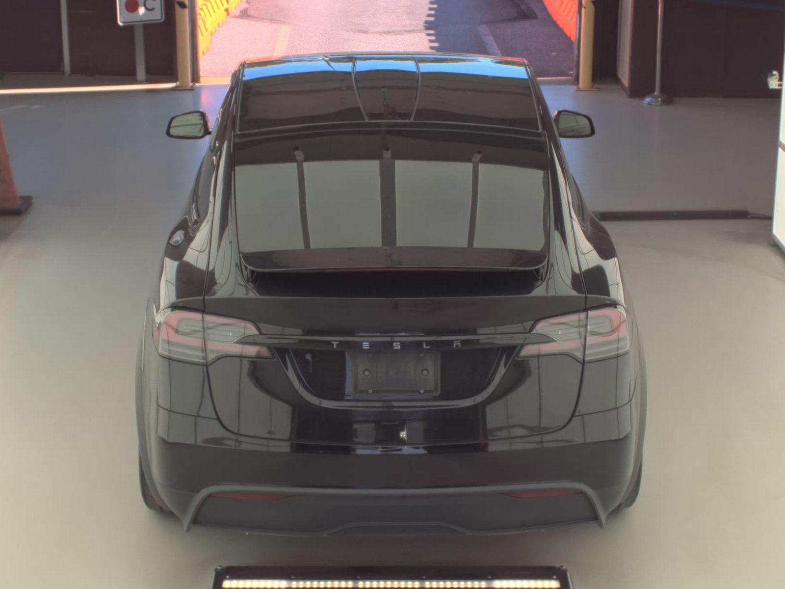 TESLA MODEL X - 7