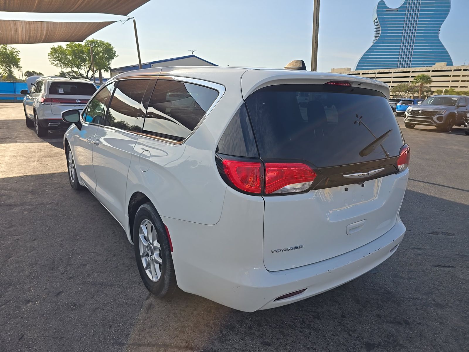 CHRYSLER VOYAGER - 7