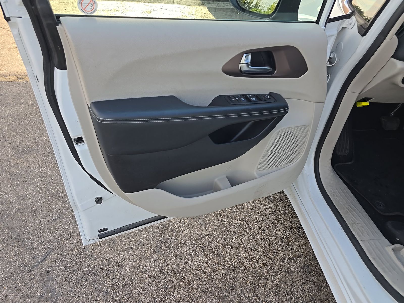 CHRYSLER VOYAGER - 10
