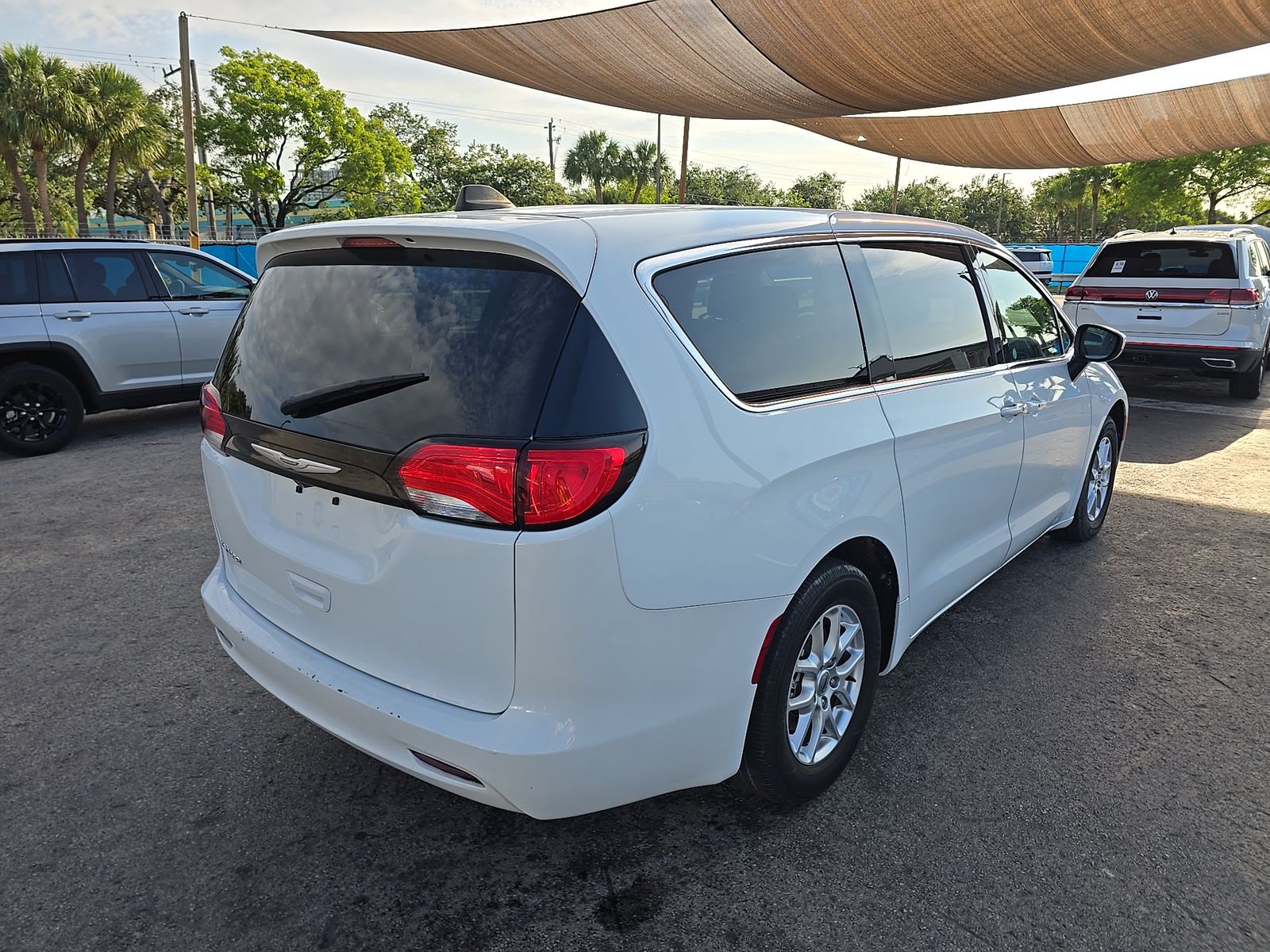 CHRYSLER VOYAGER - 5