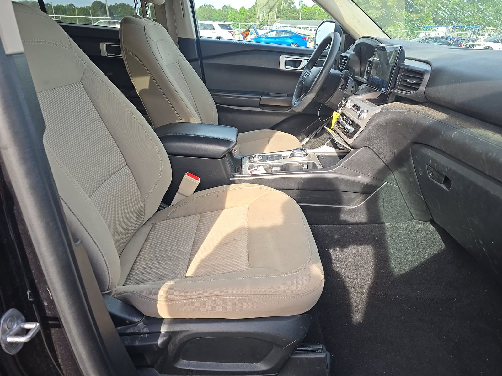 FORD EXPLORER - 9