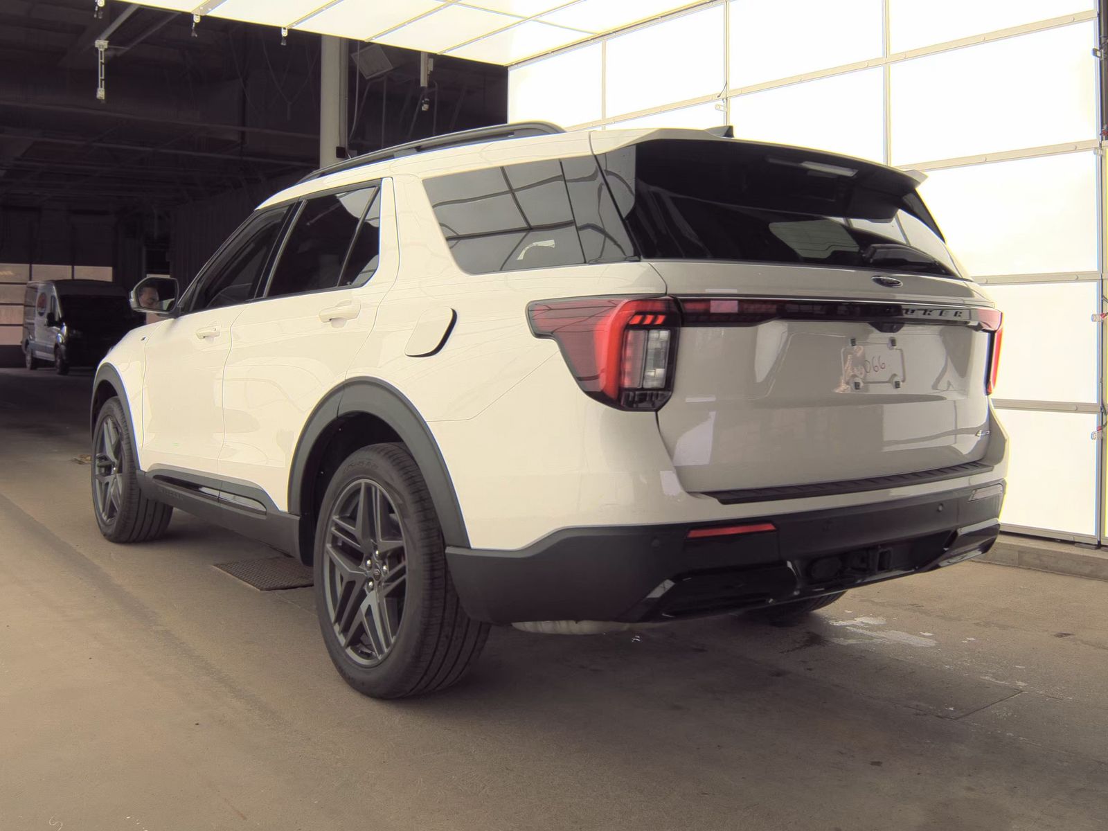 FORD EXPLORER - 9