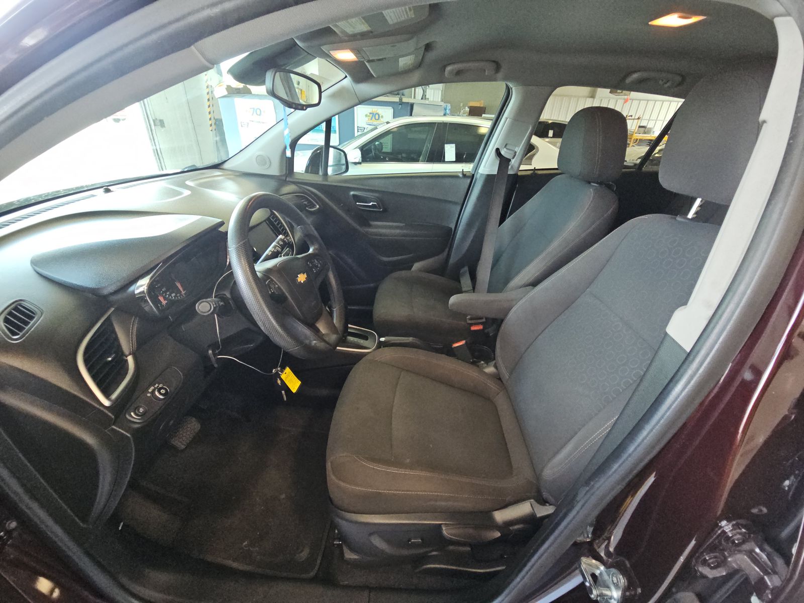 CHEVROLET TRAX - 8