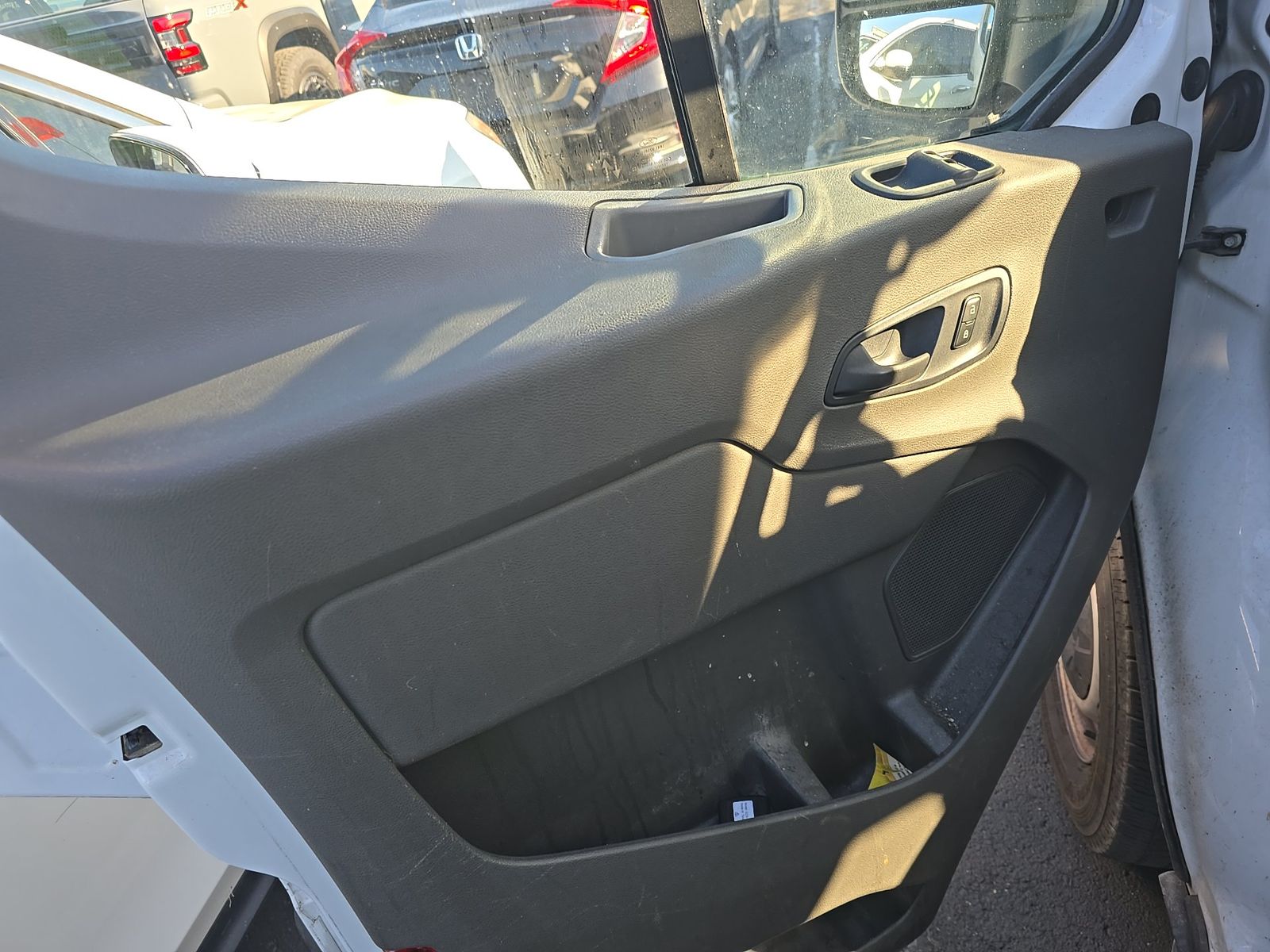 FORD TRANSIT 150 - 10