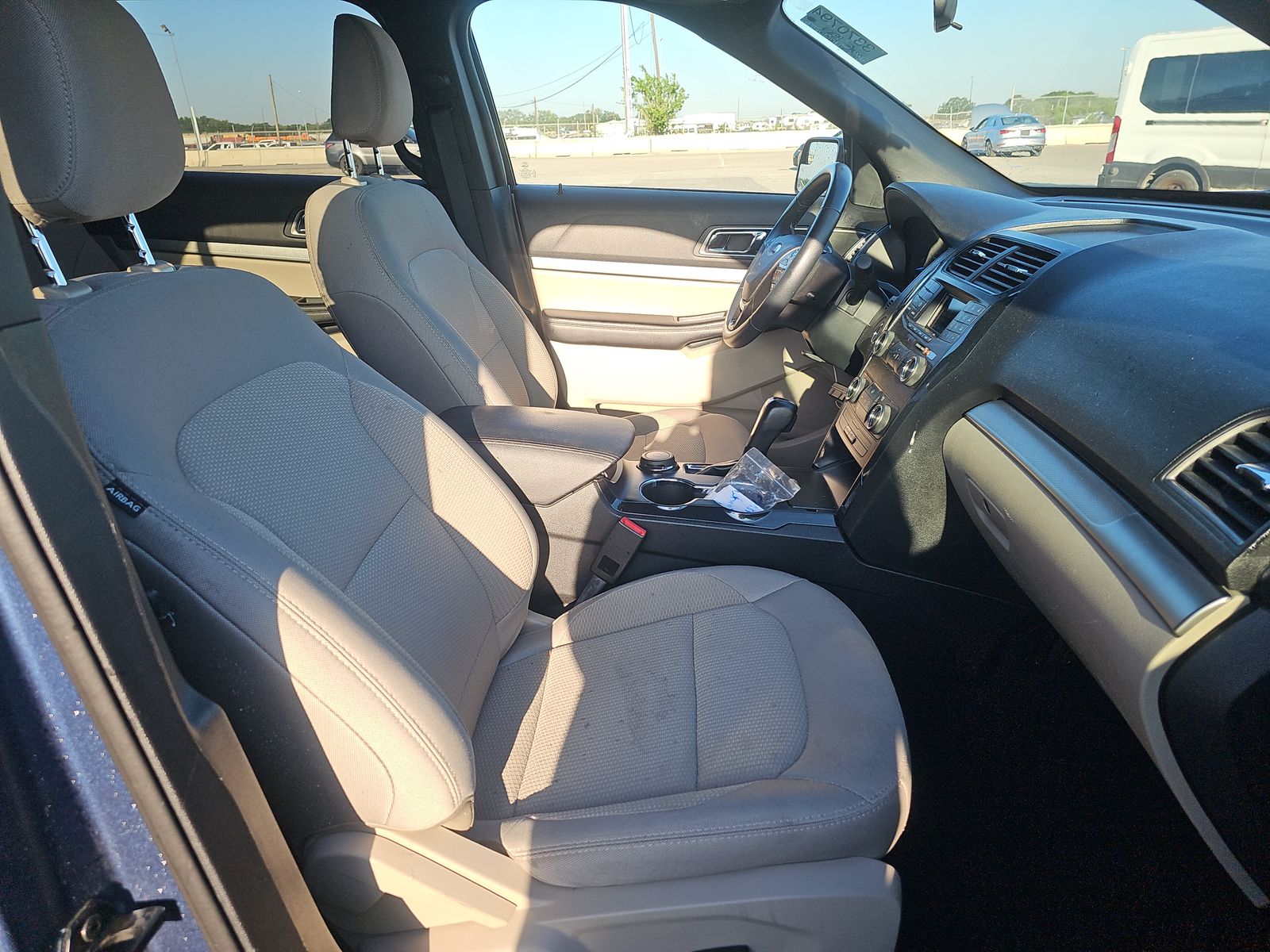 FORD EXPLORER - 9