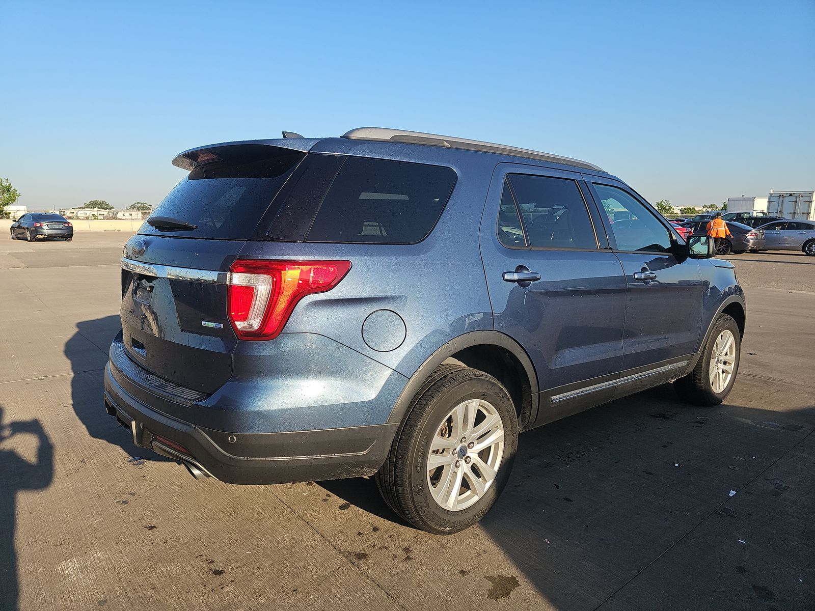 FORD EXPLORER - 5