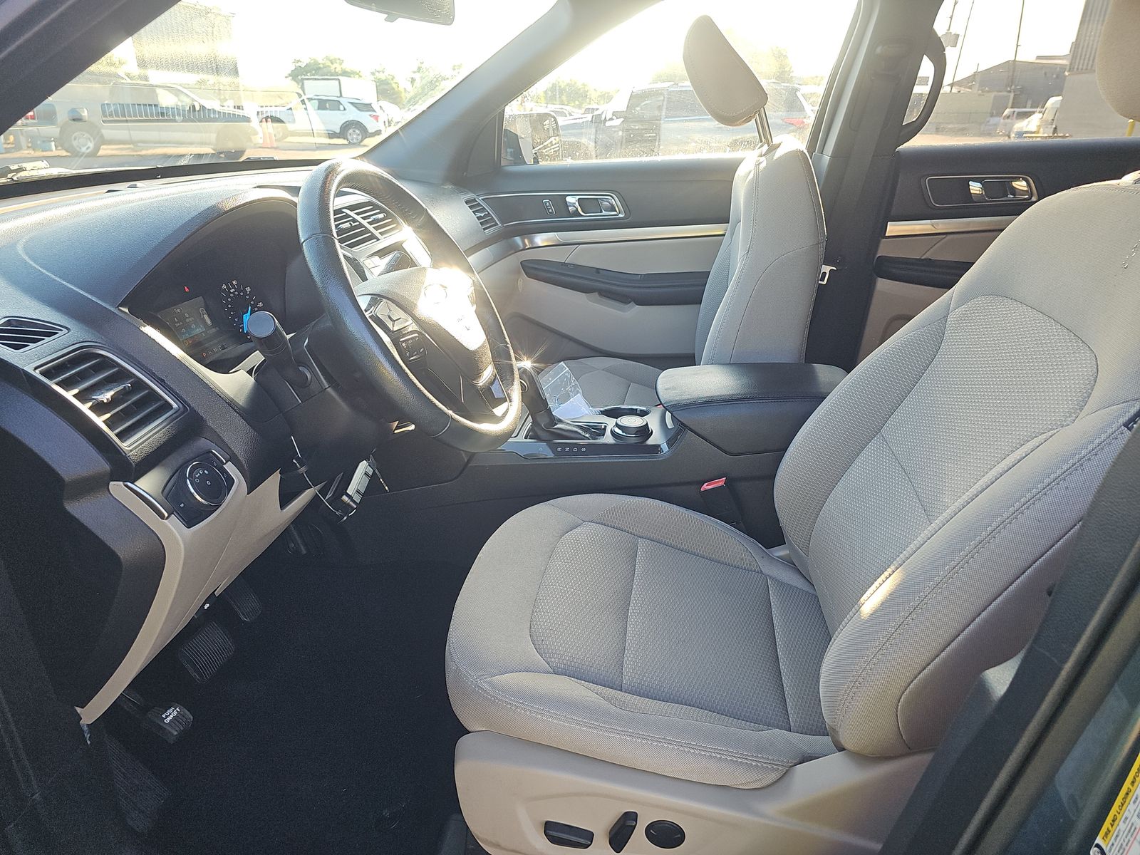 FORD EXPLORER - 8