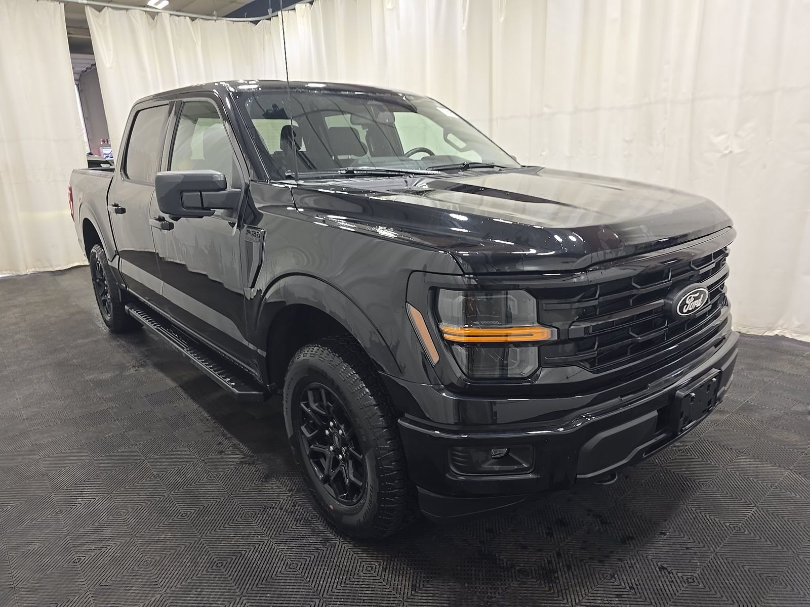 FORD F-150 - 4
