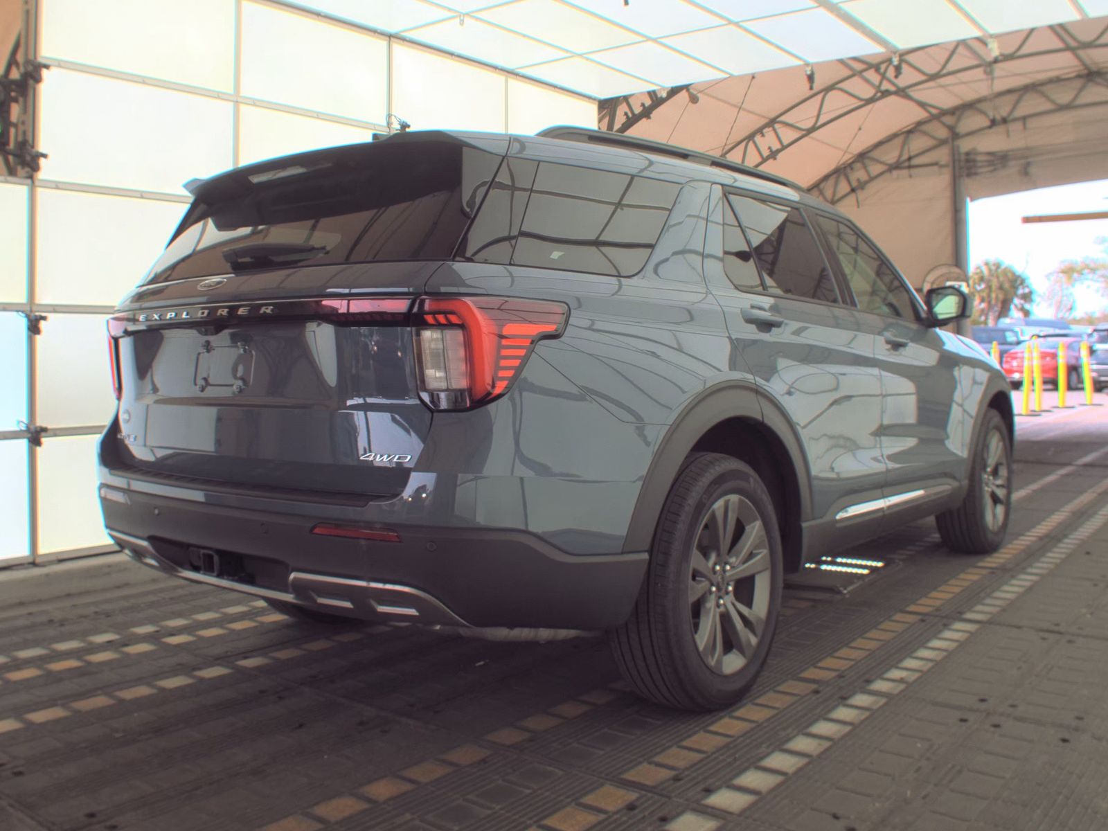 FORD EXPLORER - 6