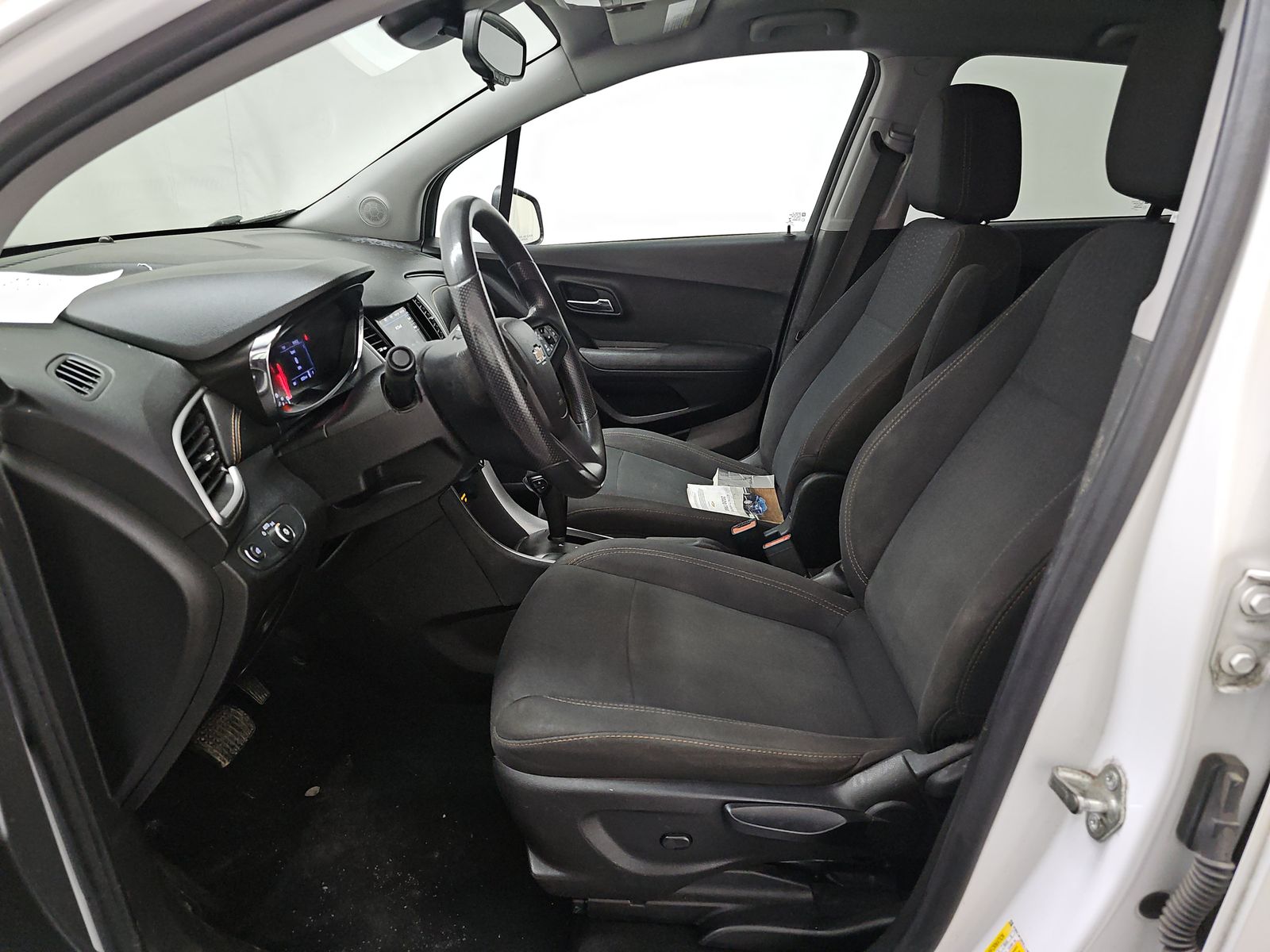 CHEVROLET TRAX - 8