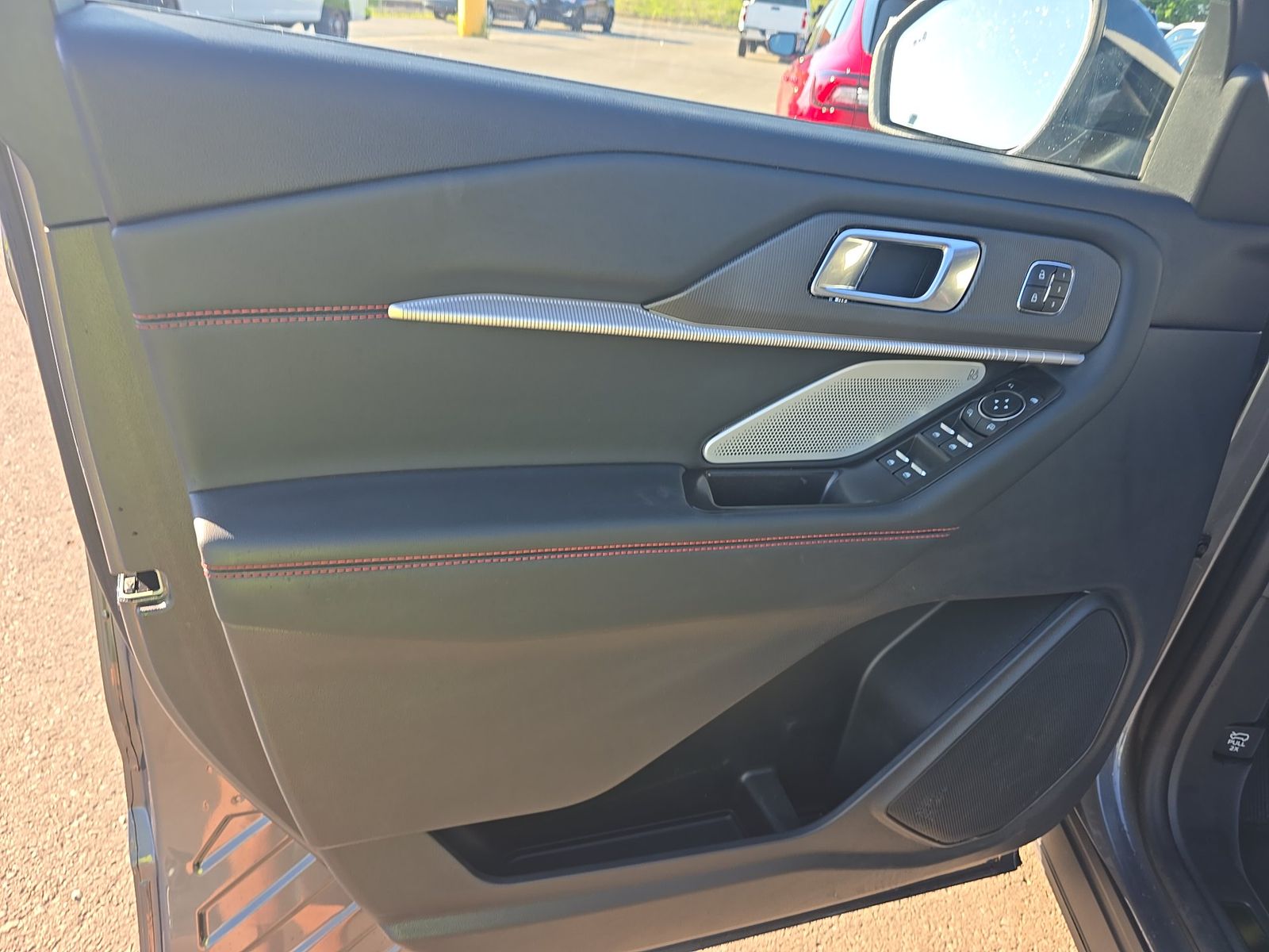 FORD EXPLORER - 10