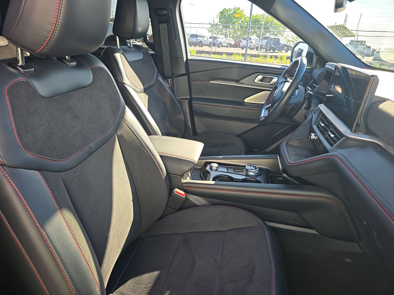 FORD EXPLORER - 9