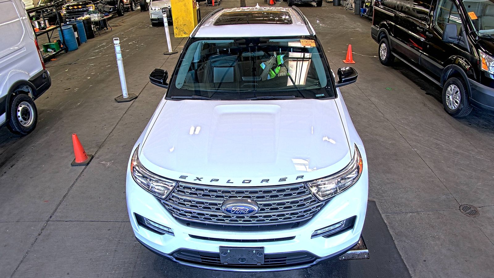 FORD EXPLORER - 3