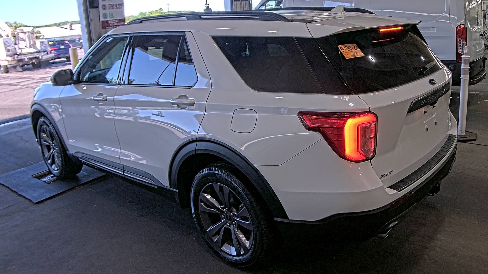 FORD EXPLORER - 7