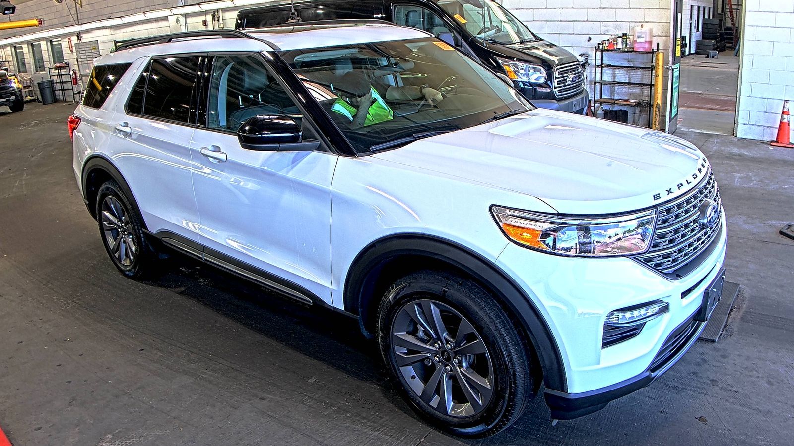 FORD EXPLORER - 4