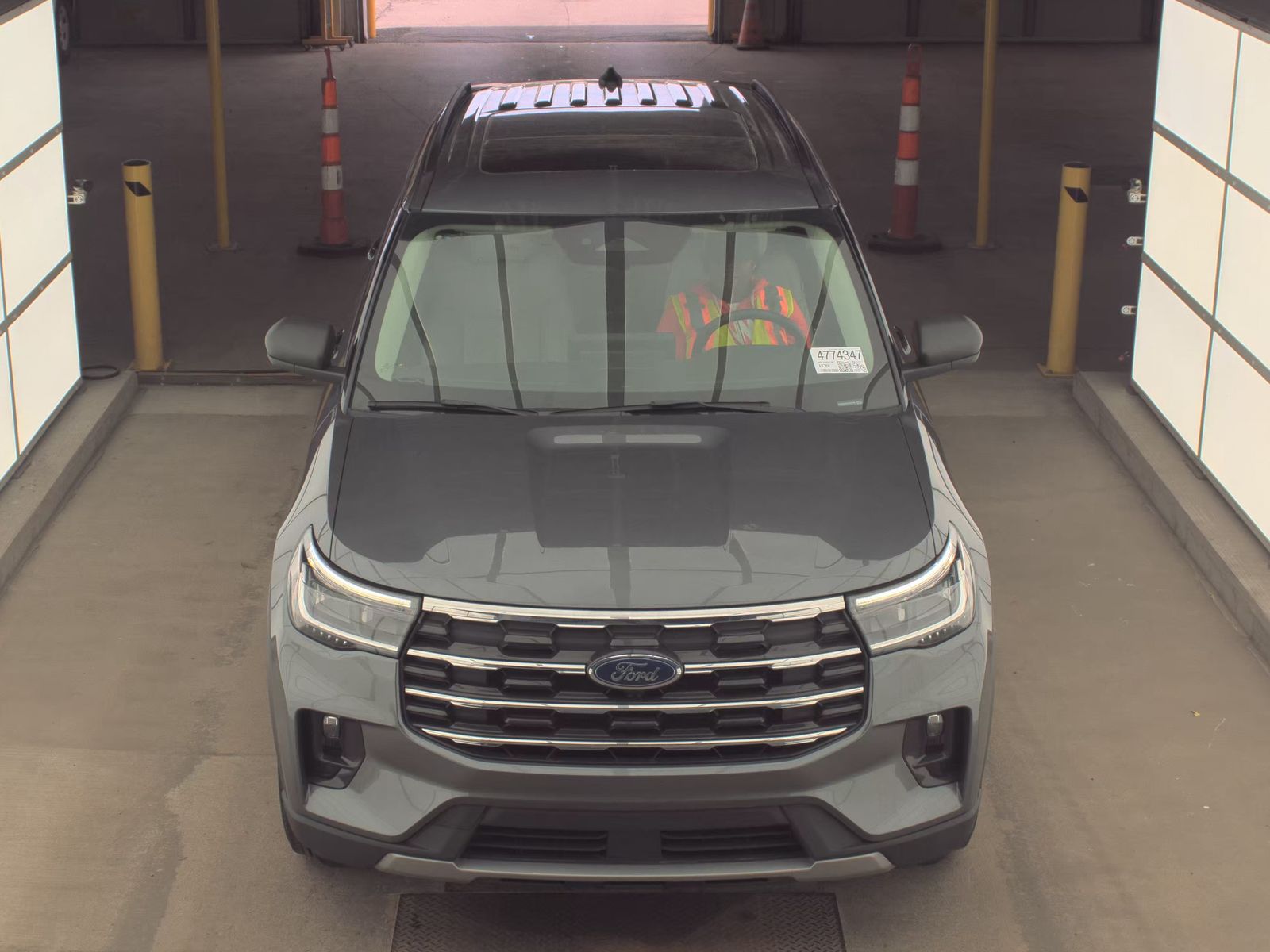 FORD EXPLORER - 3