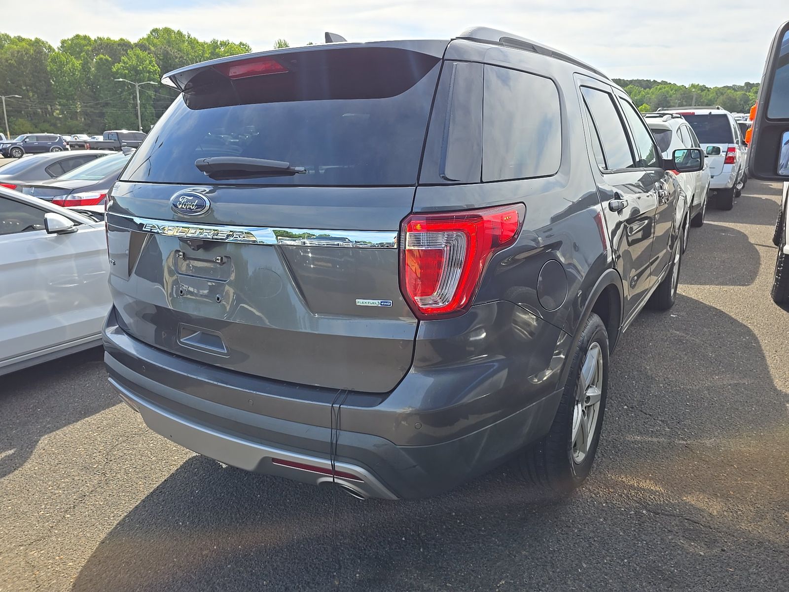 FORD EXPLORER - 5