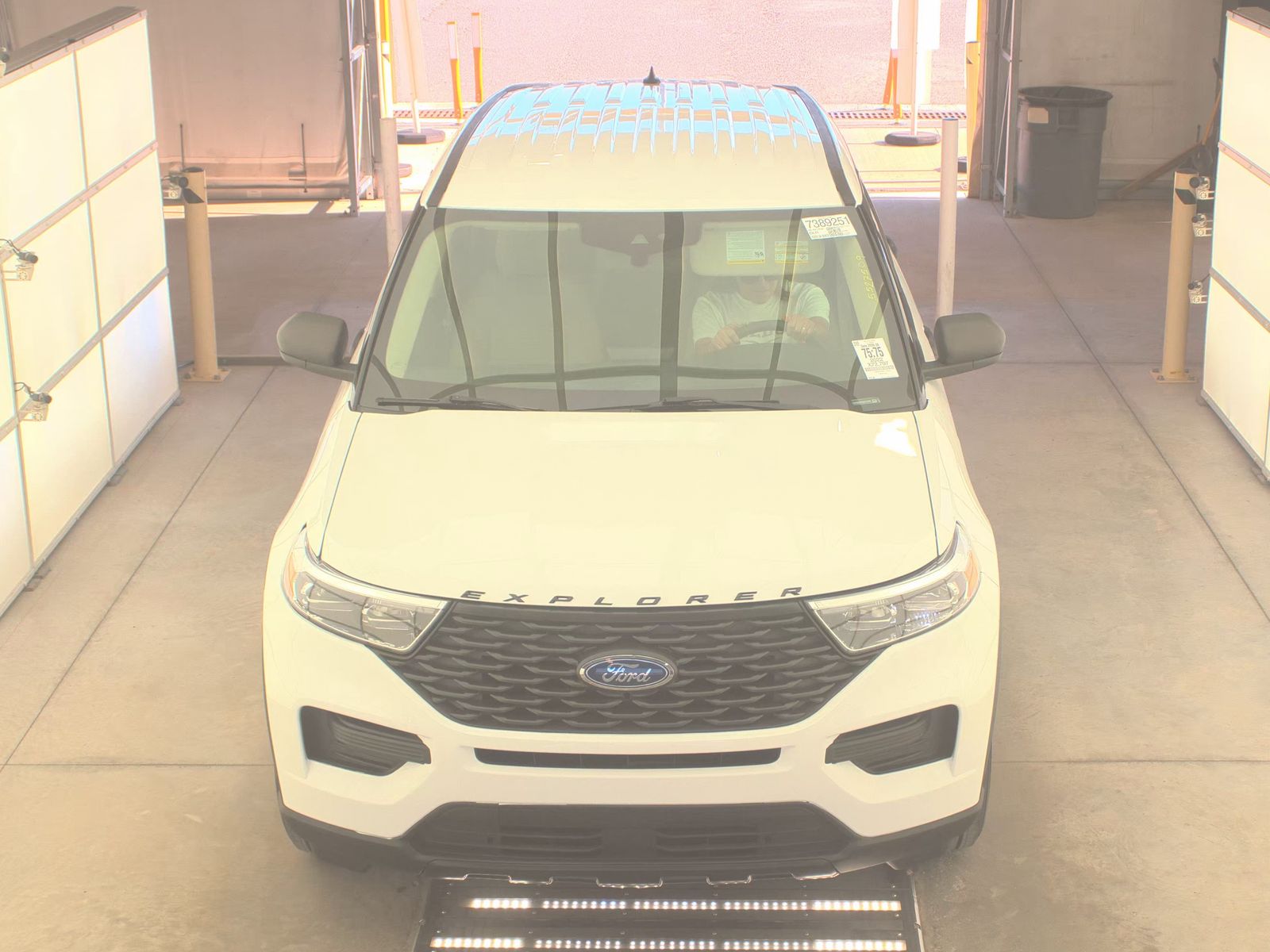 FORD EXPLORER - 3